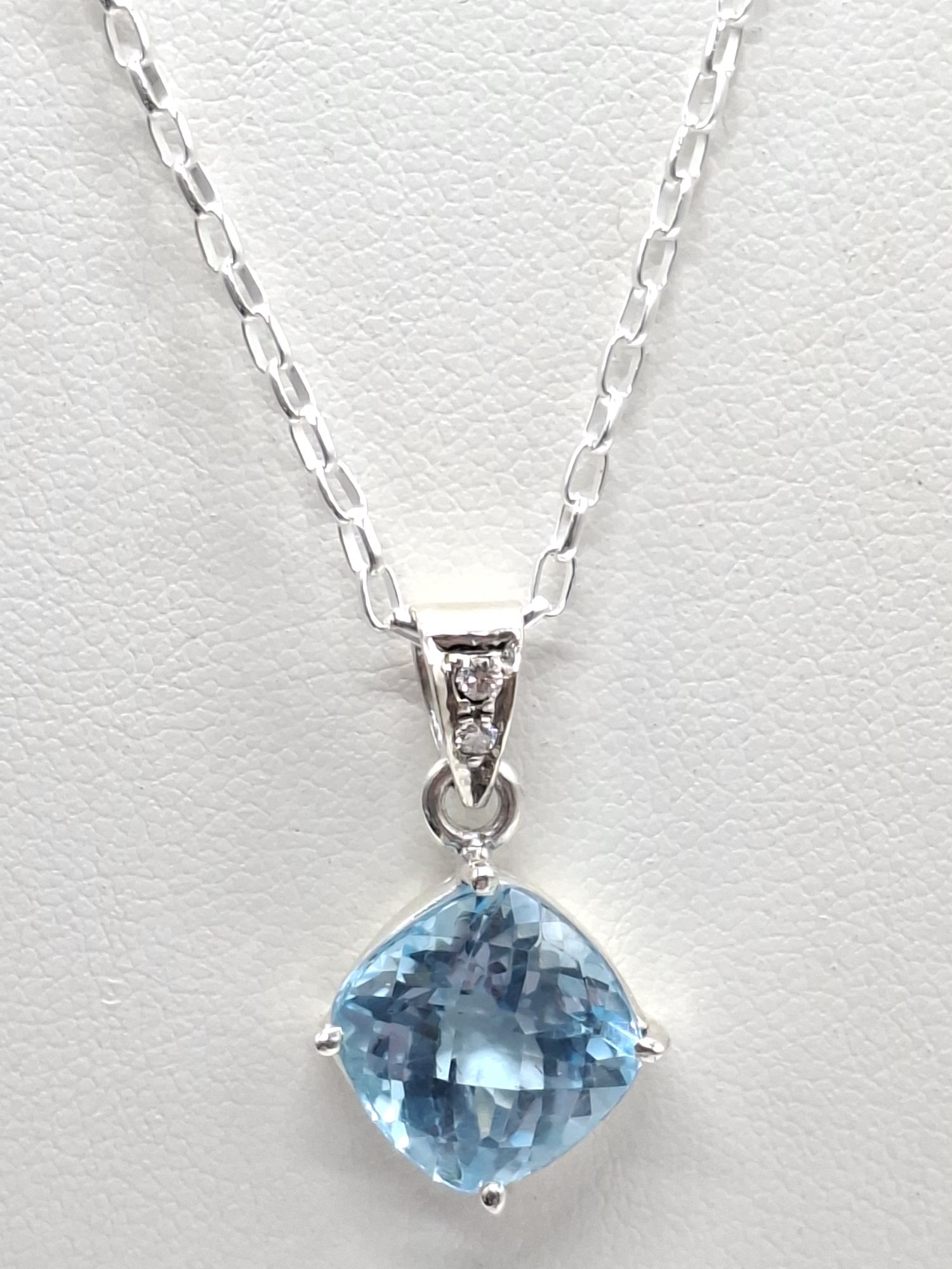1069 · PENDANT