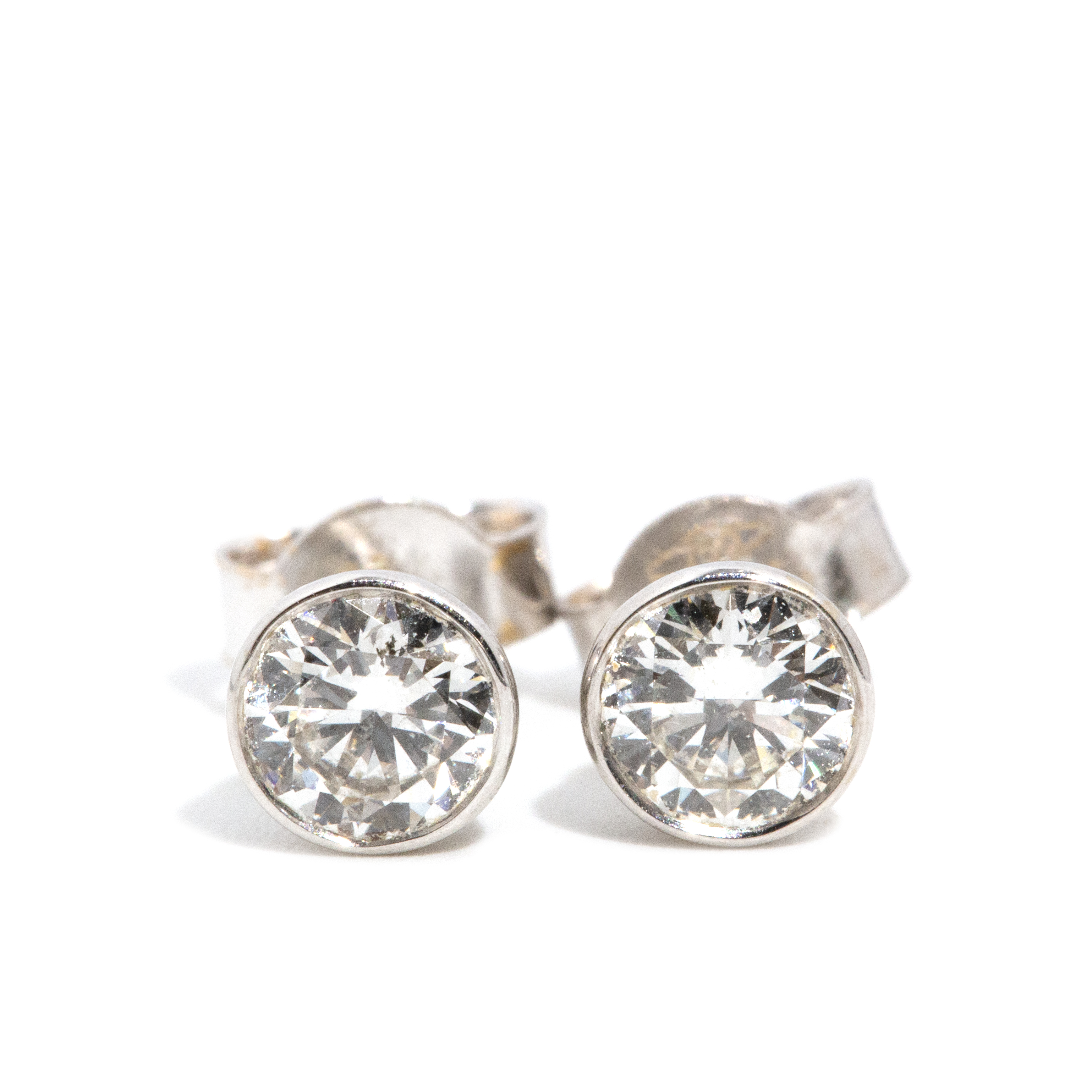 324 · 0.75 Carat Diamond Studs 18ct Gold