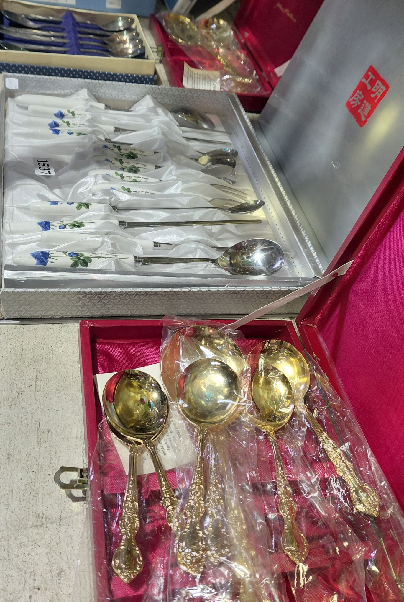 Korean And English Cutlery