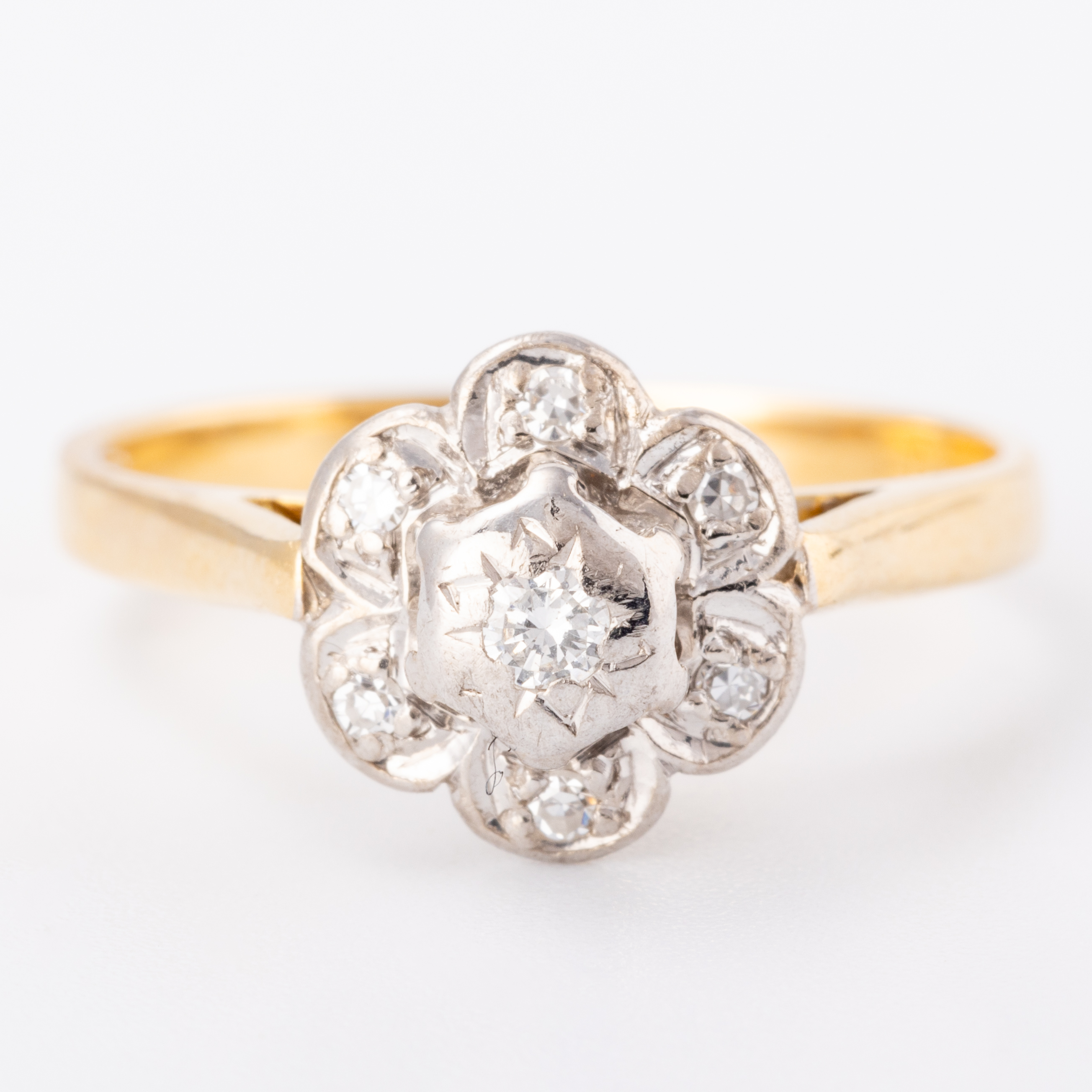 Vintage Diamond Daisy Ring 18ct Gold