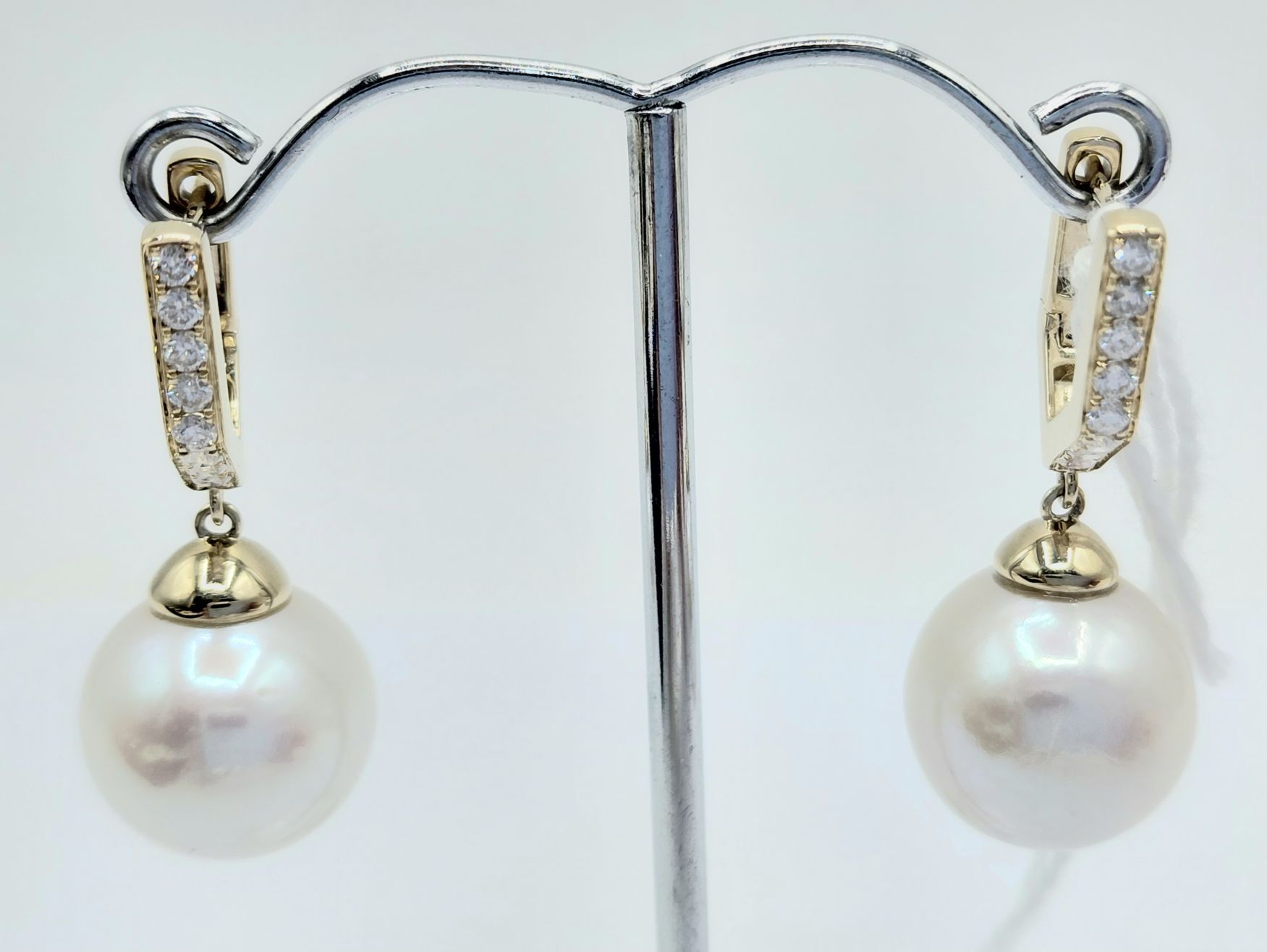 9ct Gold Drop Earrings