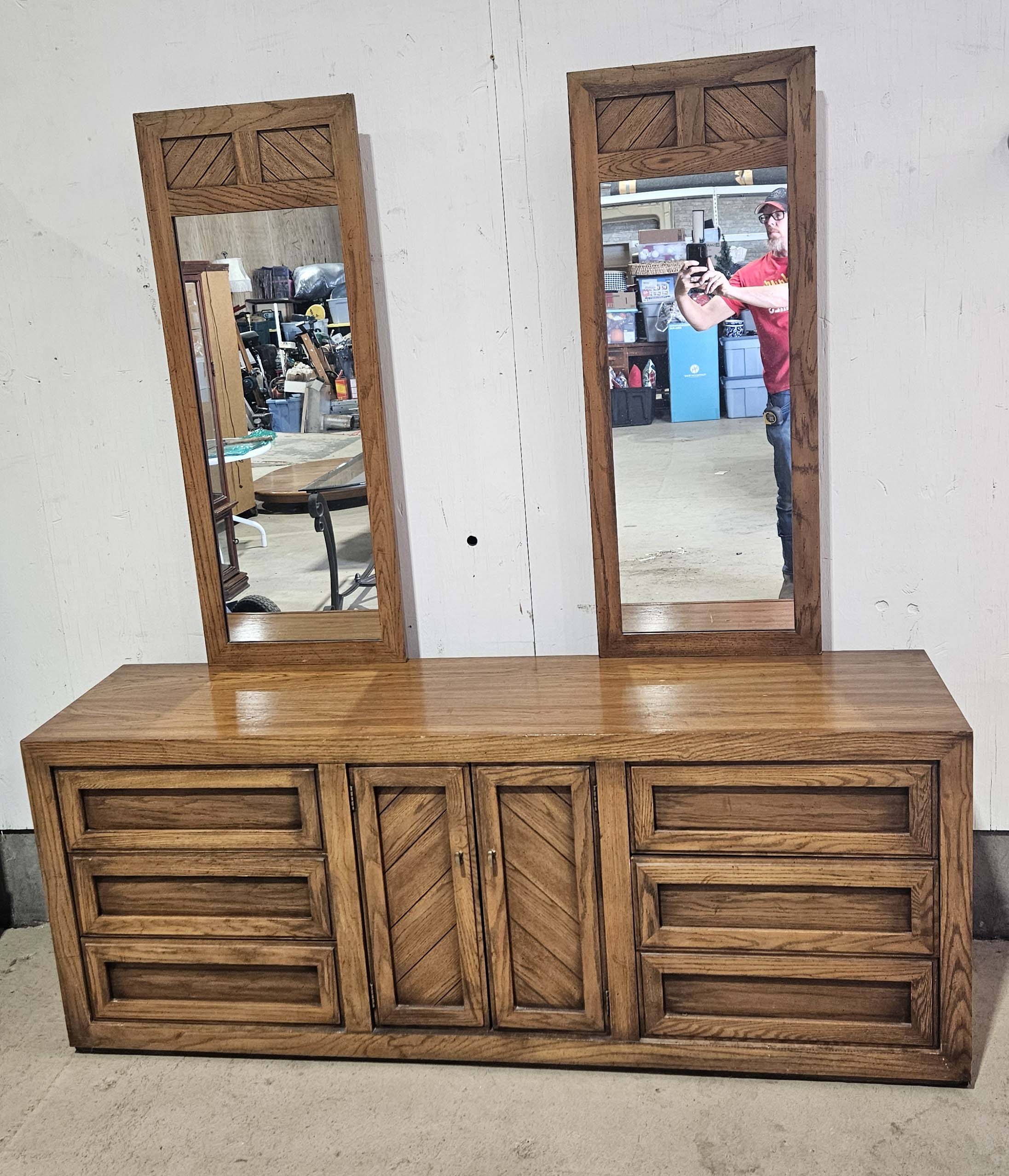 Vintage Thomasville Huntley Collection Rustic Americana Oak