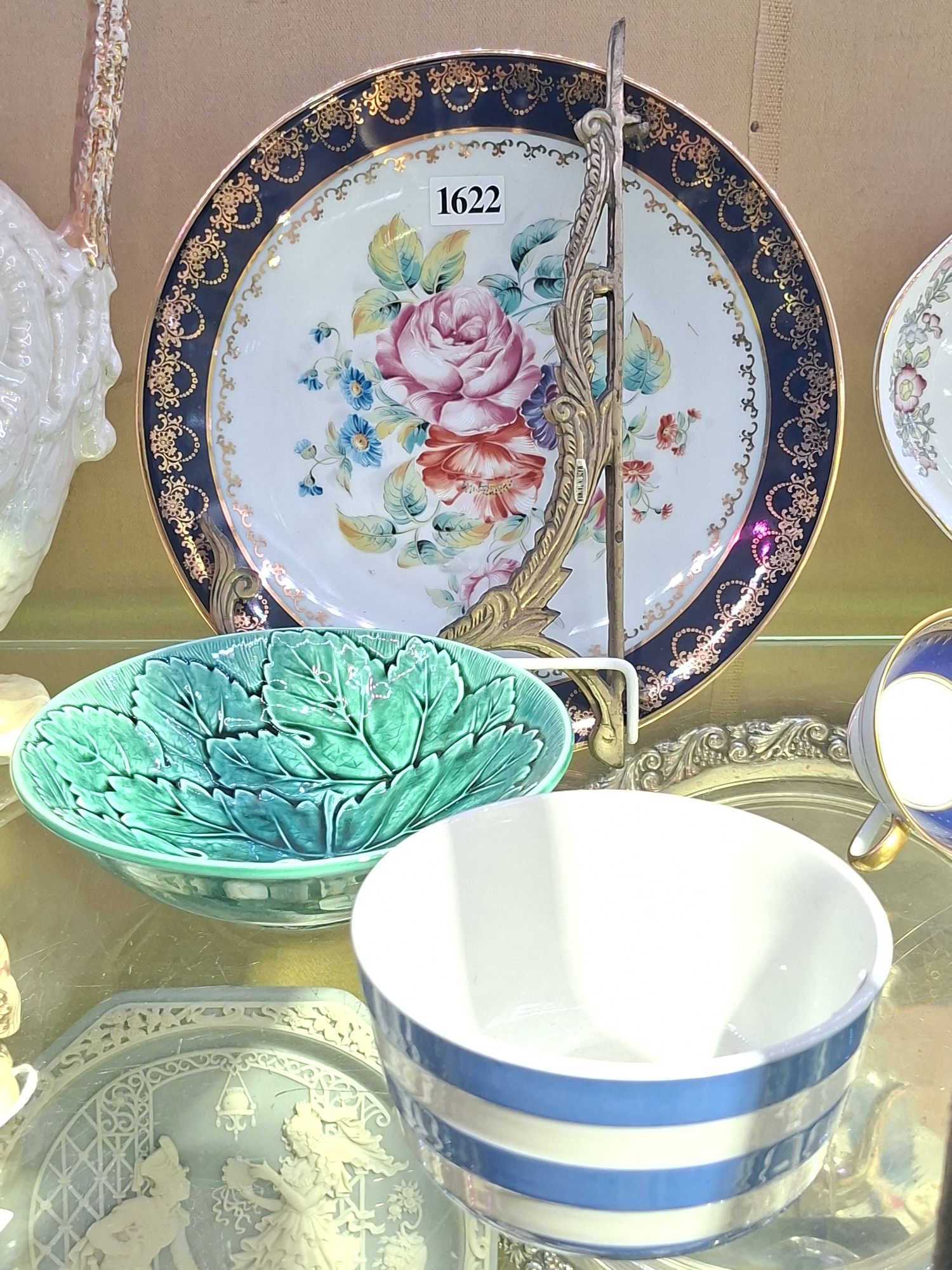 CERAMICS AND PLATE STAND