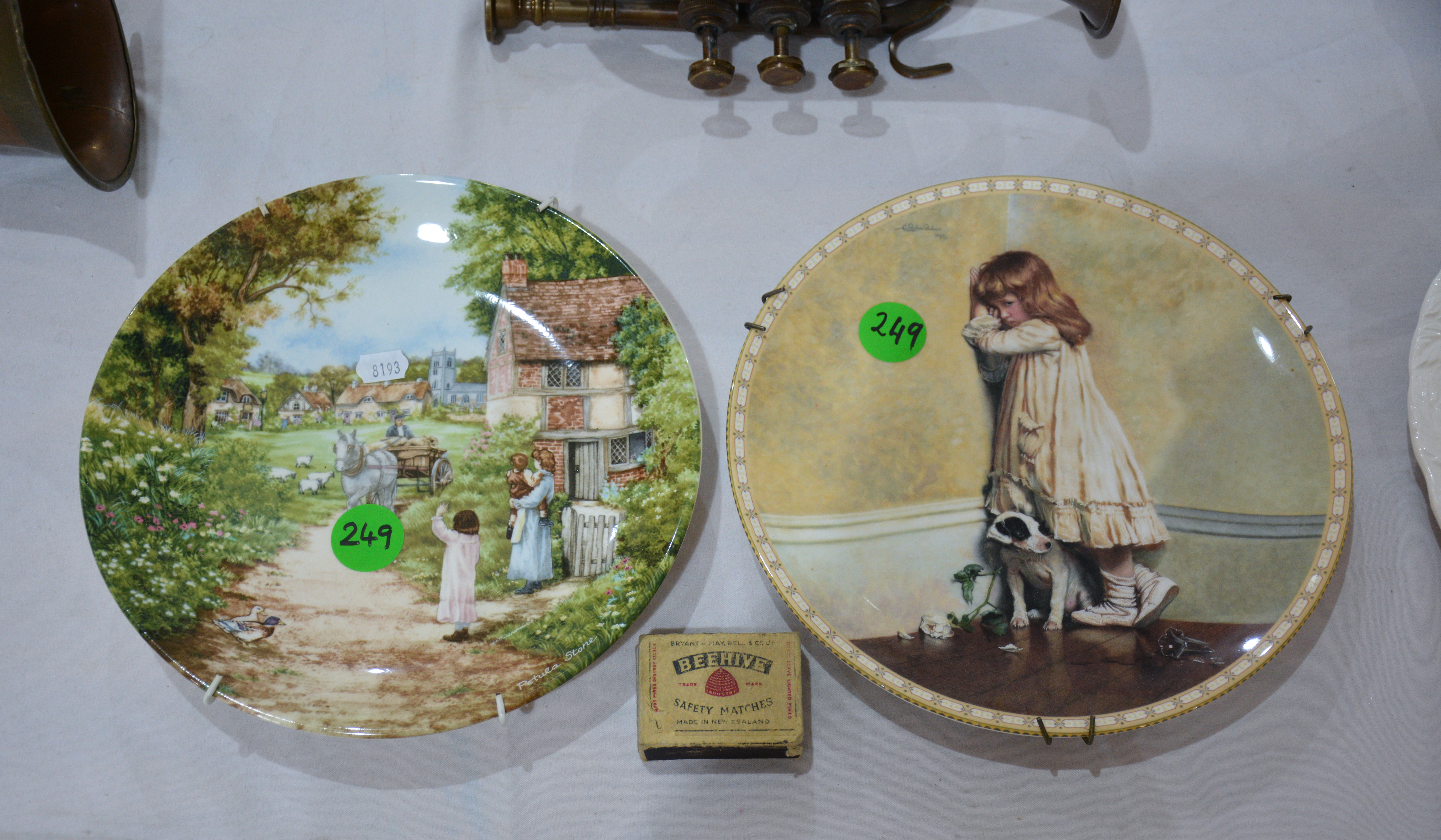 Wedgwood 1989 Plate and Royal Doulton 1991 Plate — sold at auction in New Zealand for $5
