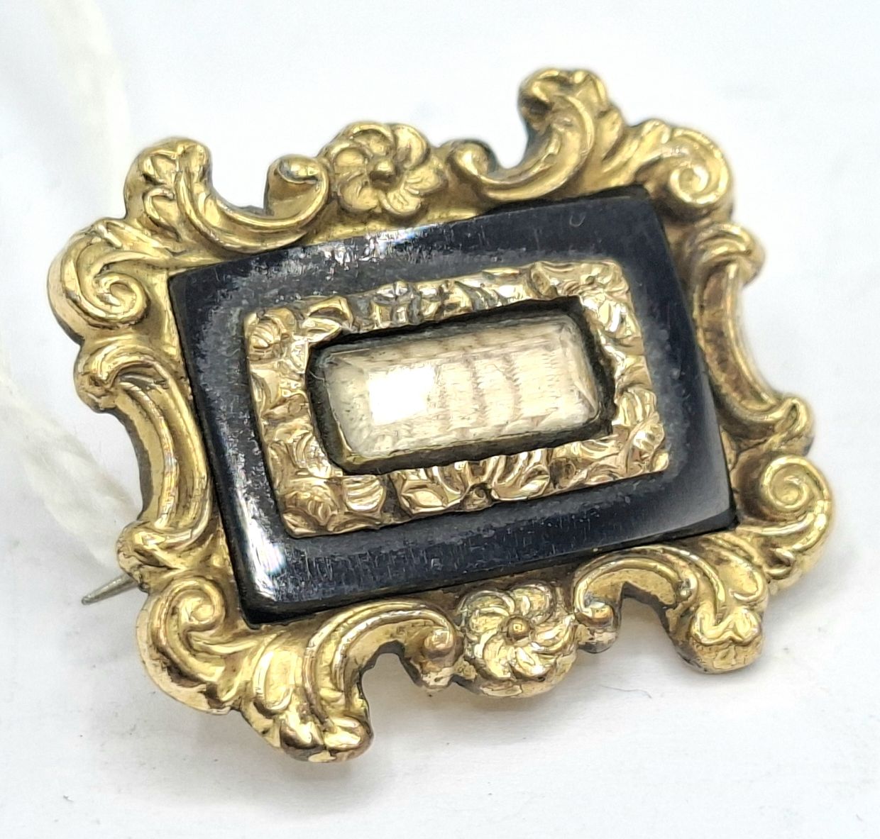 1015 · LATE GEORGIAN / VICTORIAN MOURNING BROOCH