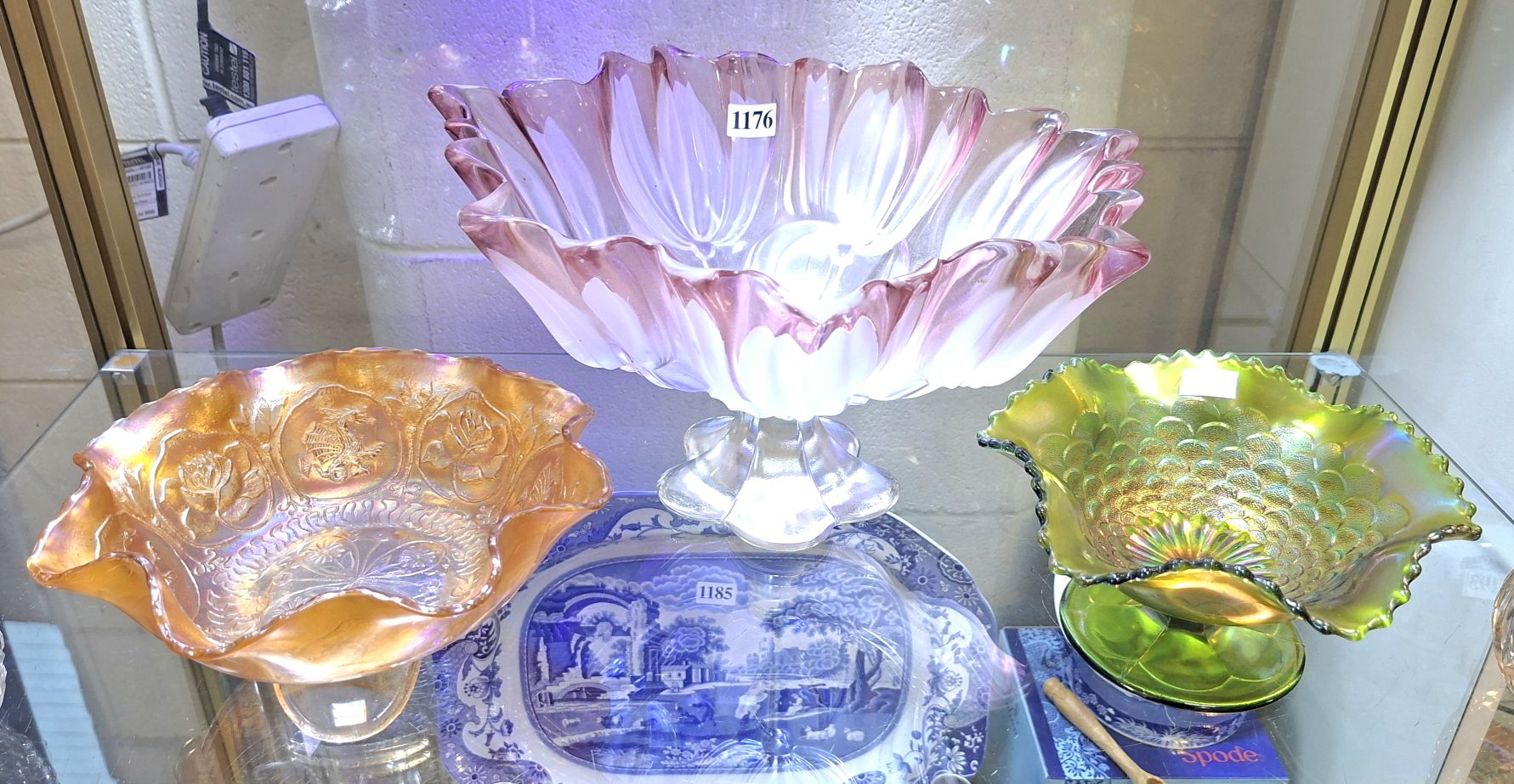 1176 · CARNIVAL GLASS AND PRESSED GLASS BOWLS
