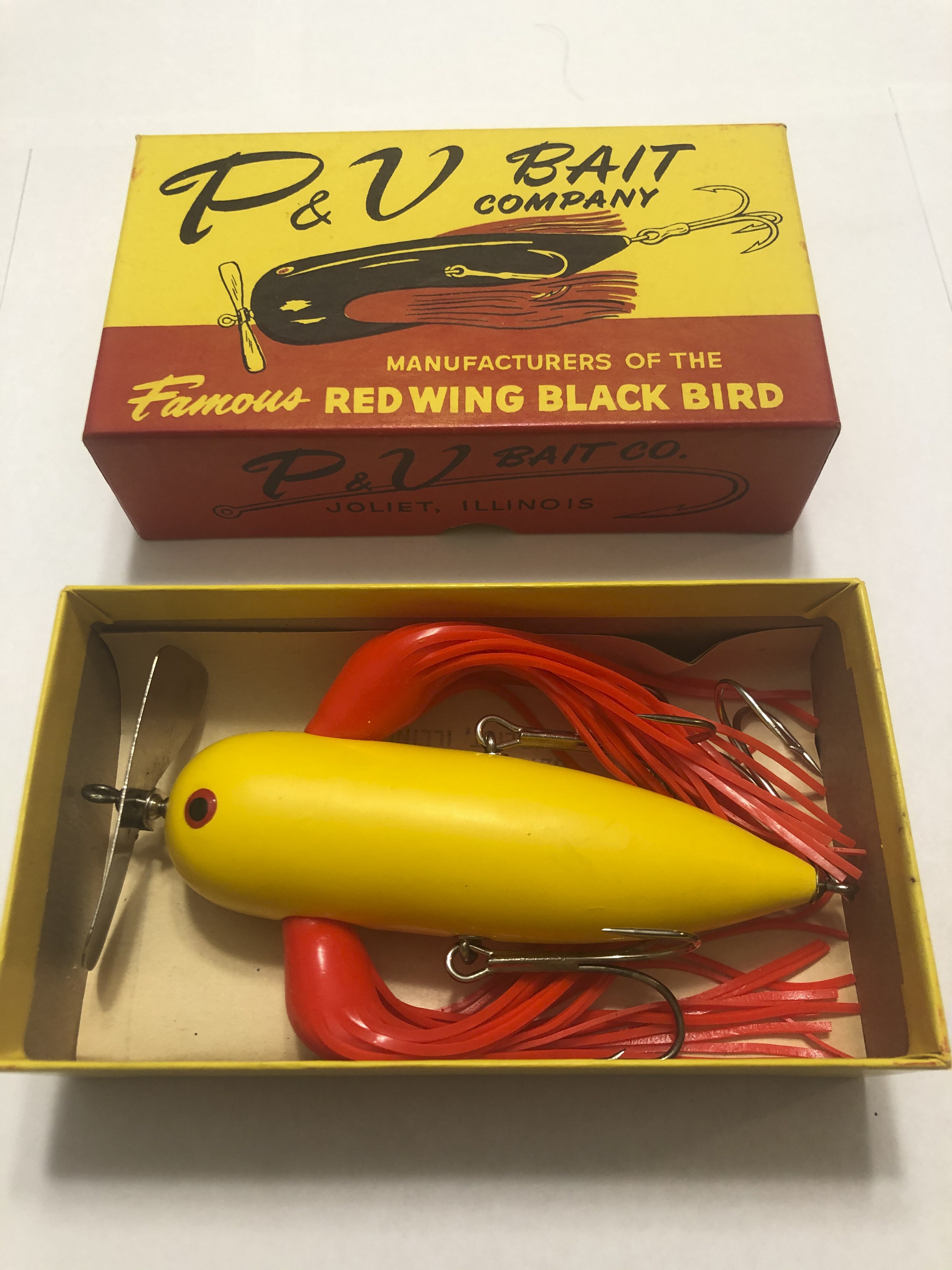 P&V Bait MUSKY Red Wing Black Bird Lure/Box # 1