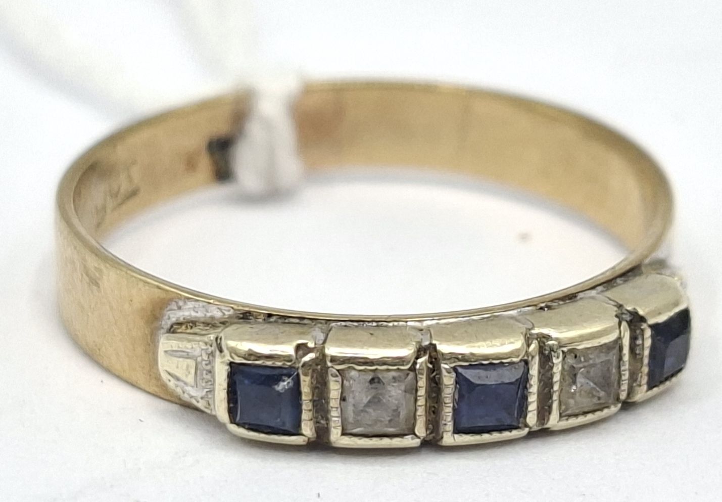 1123 · 9CT GOLD RING