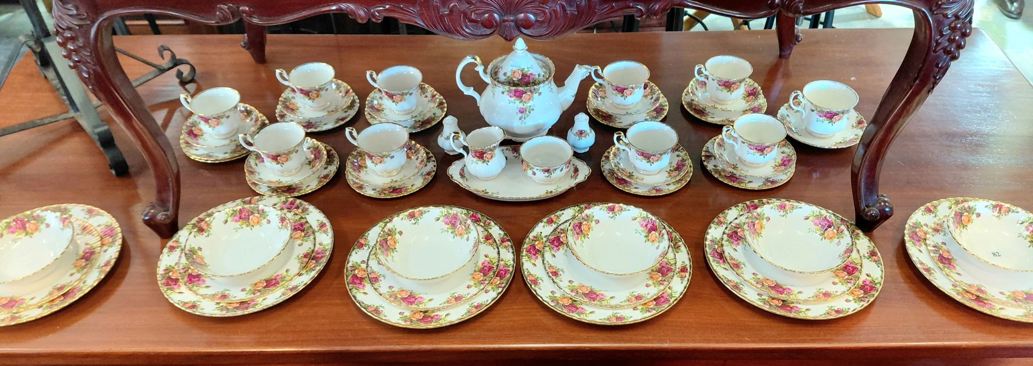 ROYAL ALBERT OLD COUNTRY ROSES