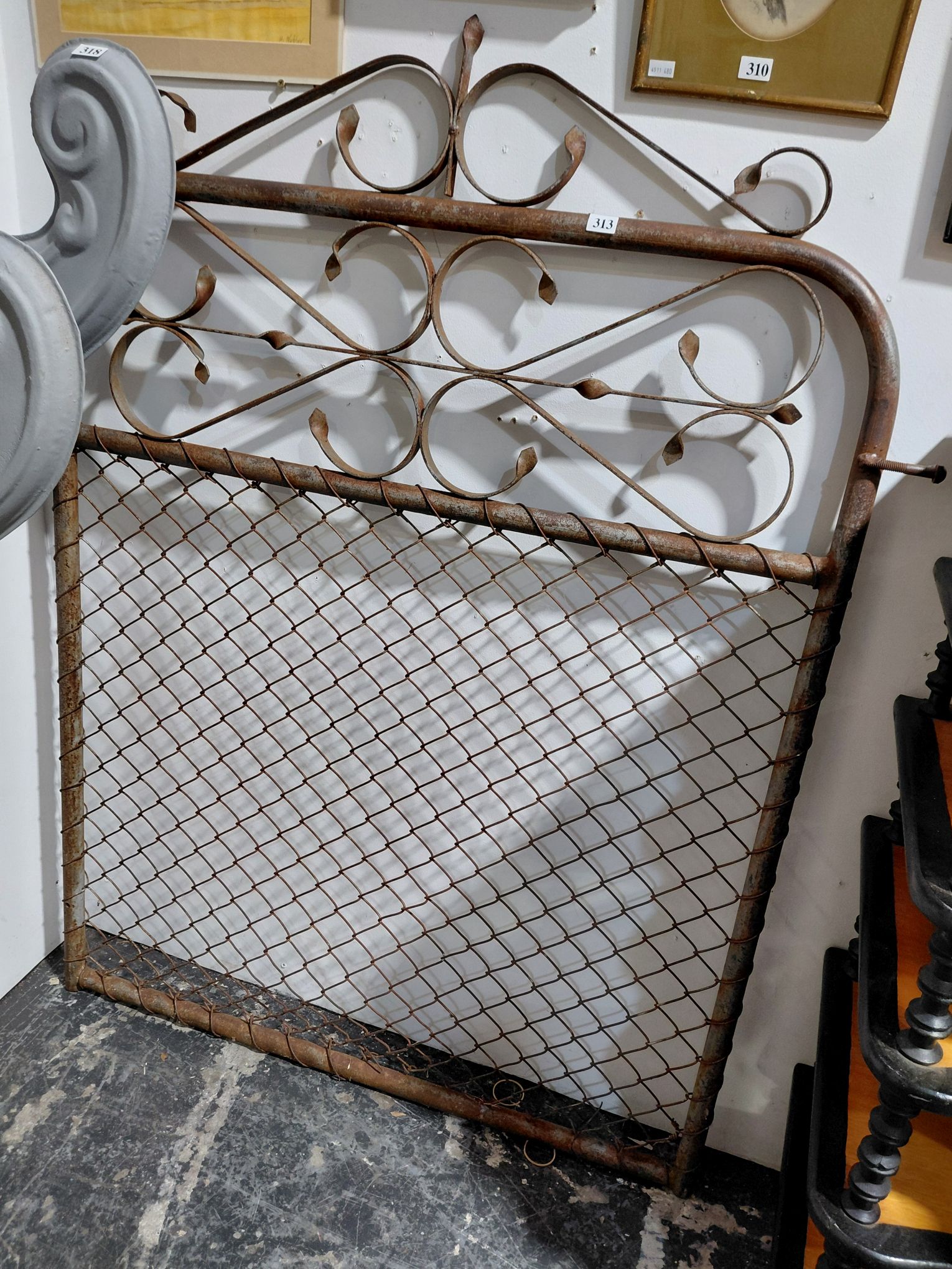 METAL GATE