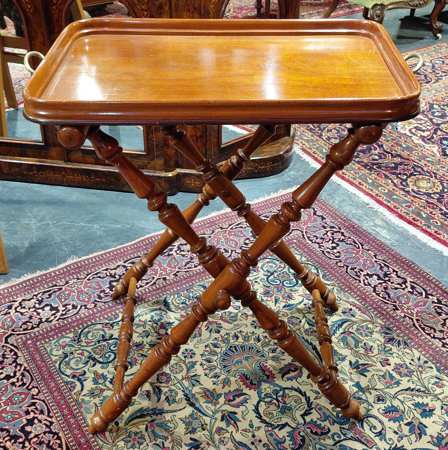 615 · BUTLER'S TRAY ON STAND