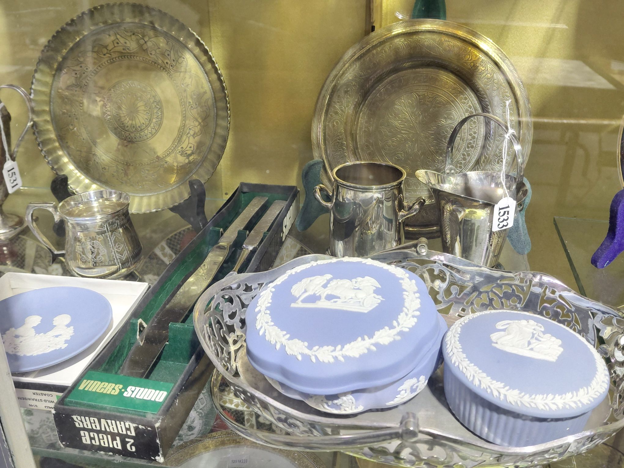 WEDGWOOD, SILVERPLATE AND CUTLERY