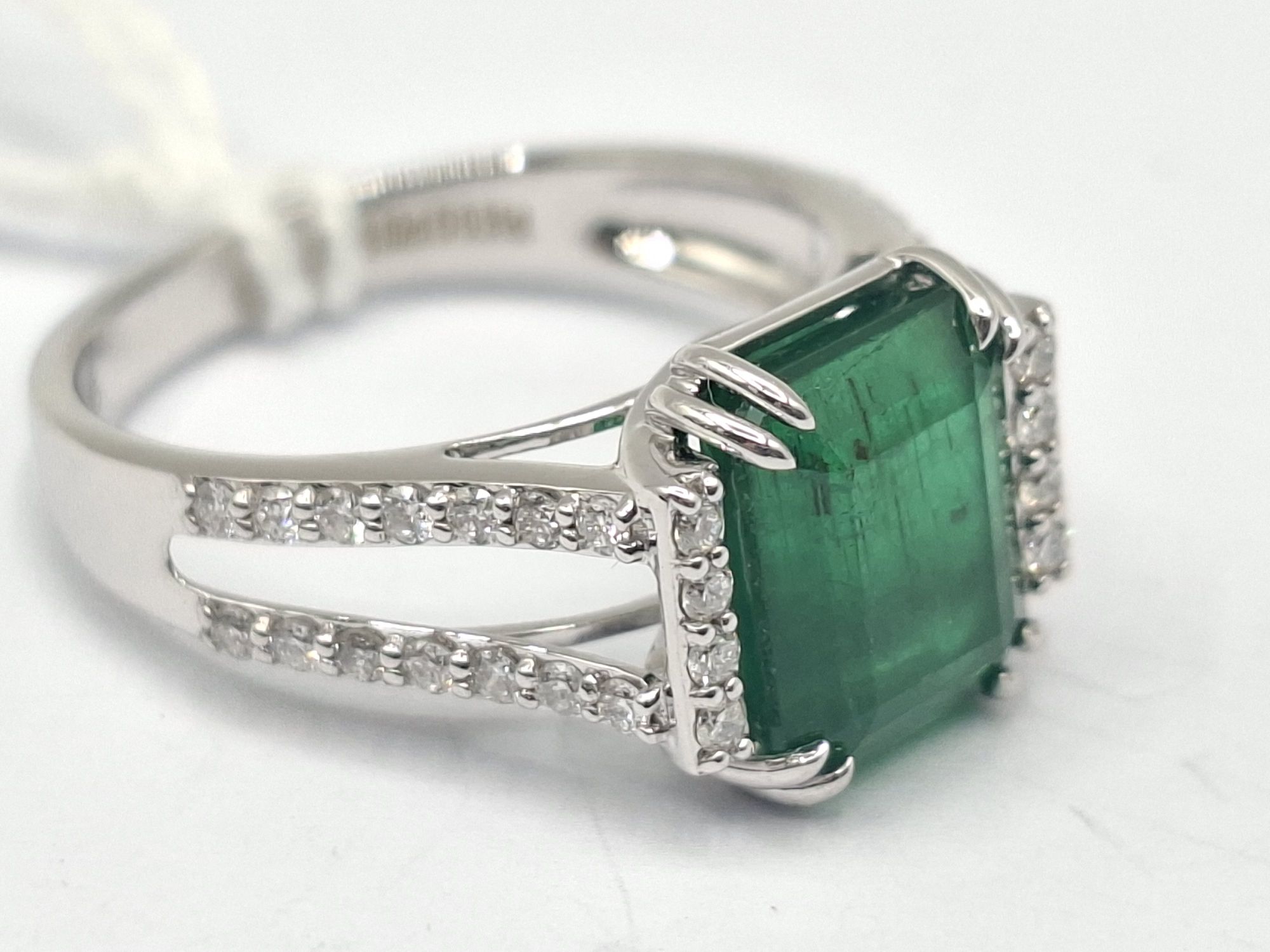 14k White Gold Emerald Dress Ring