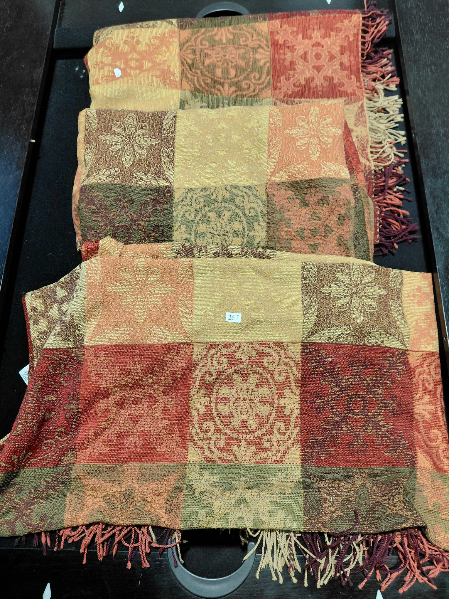 257 · 3 AUTUMNAL THROWS