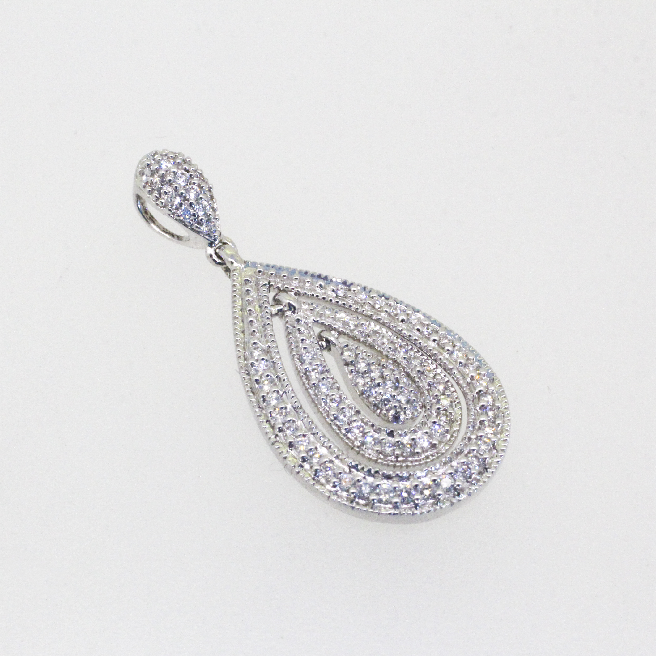 342 · 0.25ct Diamond Pendant 3.35g
