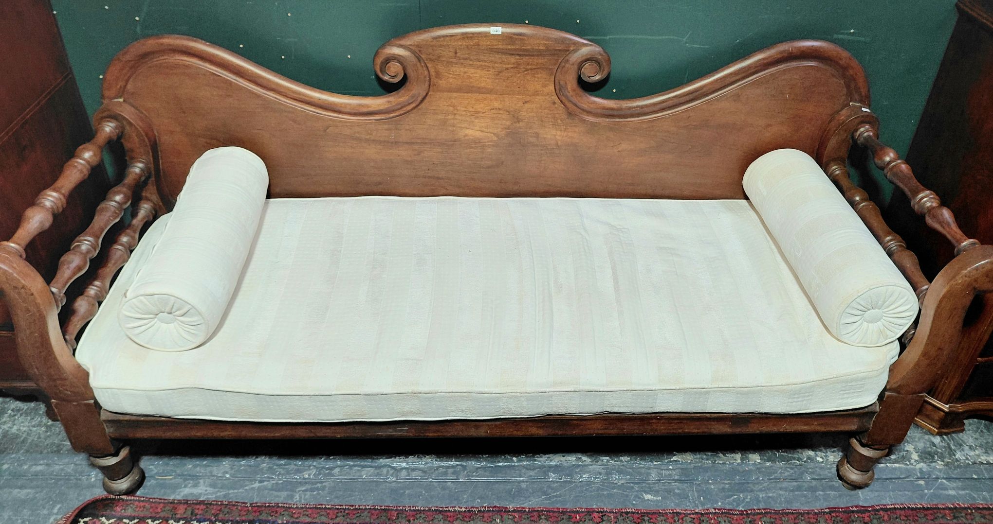 646 · GERMANIC CEDAR MINERS COUCH