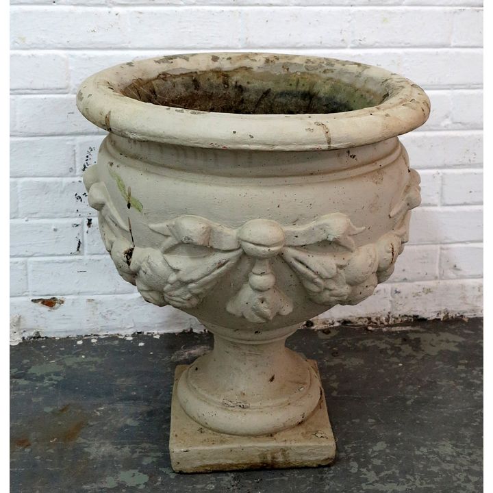 CONCRETE PLANTER