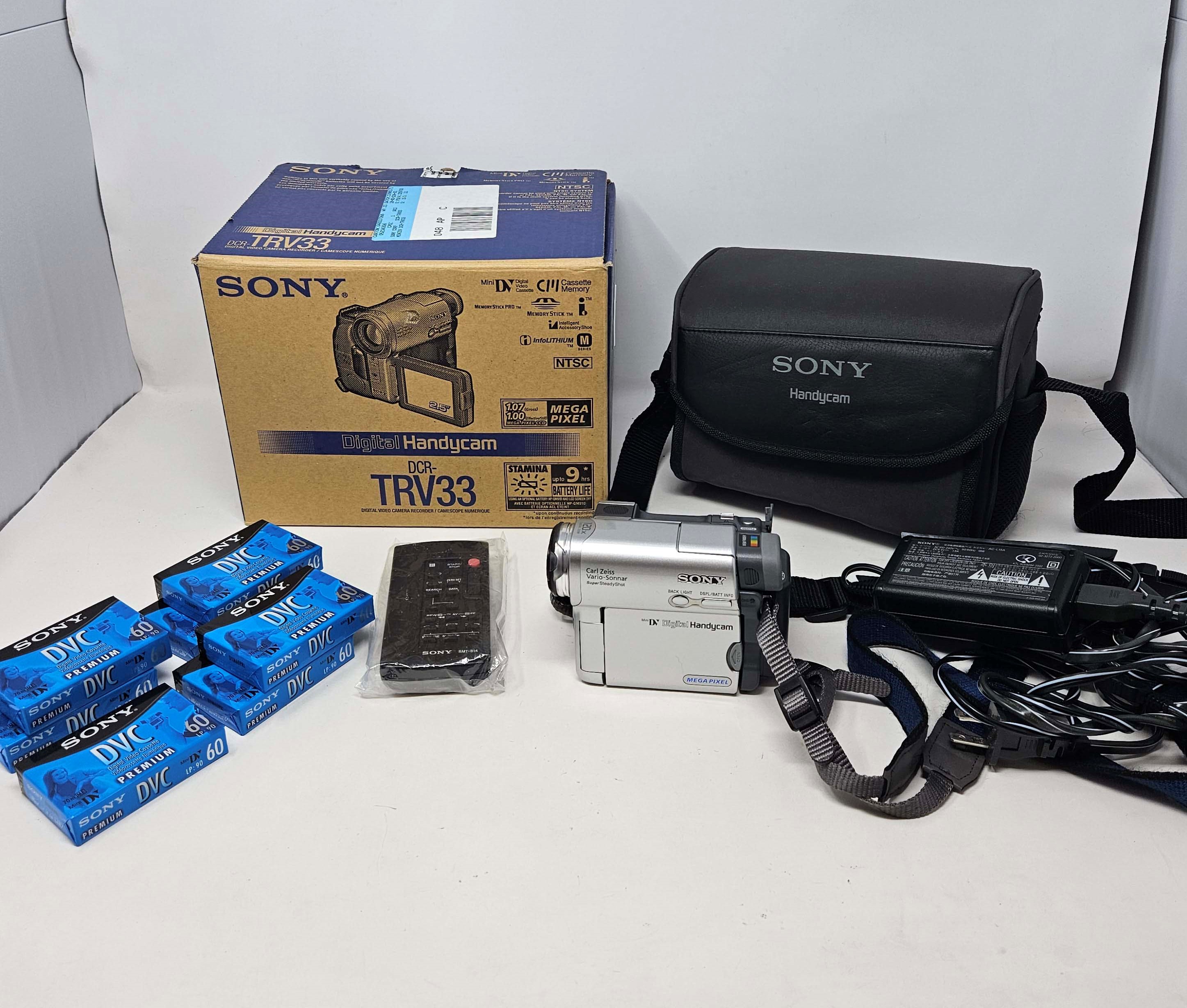 Sony Digital Handycam DCR-TRV33 Digital Video Camera Recorder