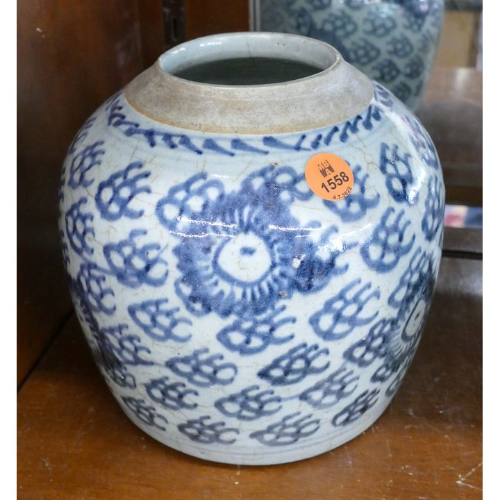 Antique Chinese B&W Porcelain Jar- 7''