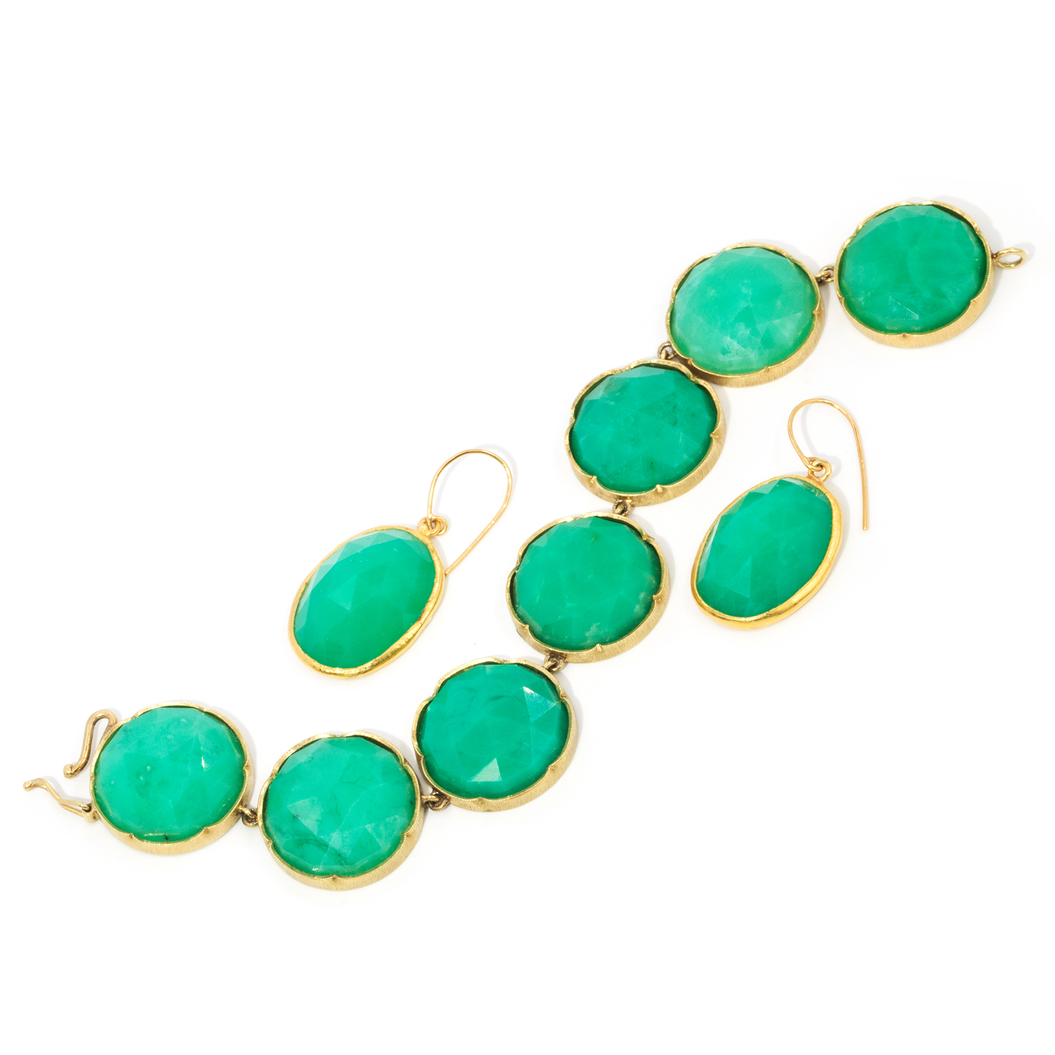 87 · 18ct Chrysoprase Earrings and Bracelet