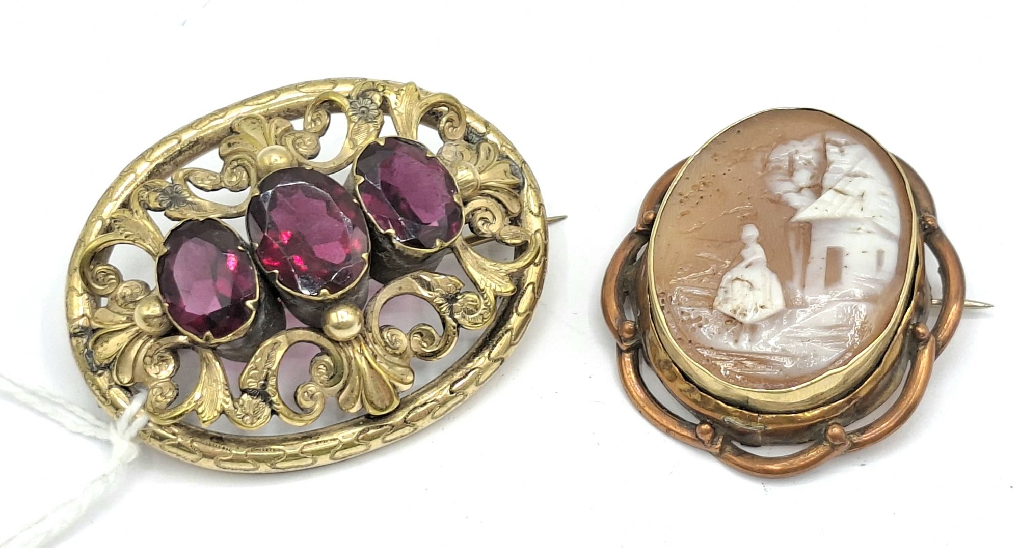 1019 · VICTORIAN BROOCH AND CAMEO