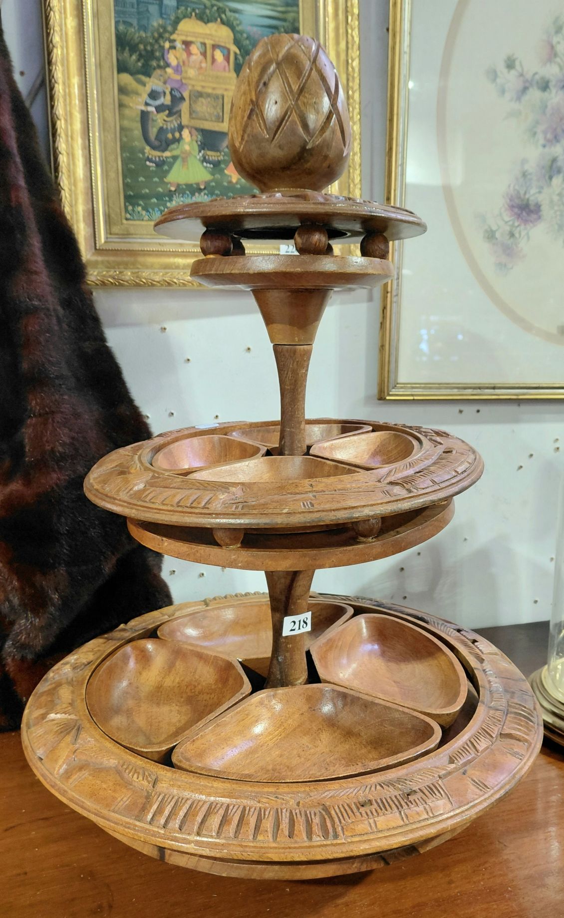 218 · SECTIONAL SERVING DISH