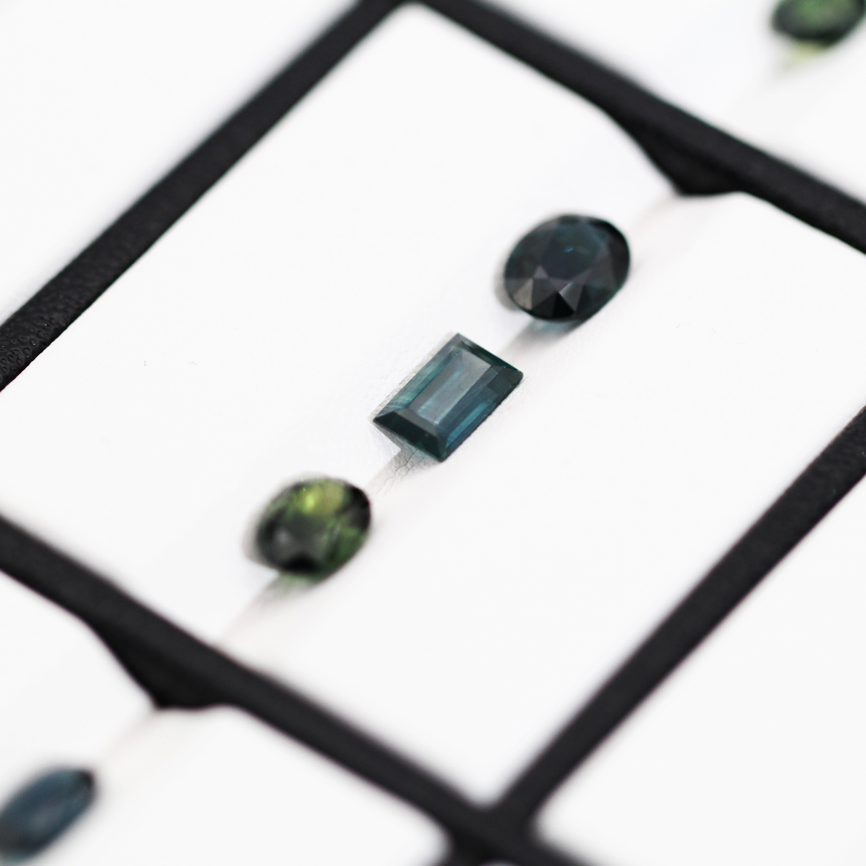155 · 83.6ct of Australian Sapphire Gemstones in Jewellers Tray
