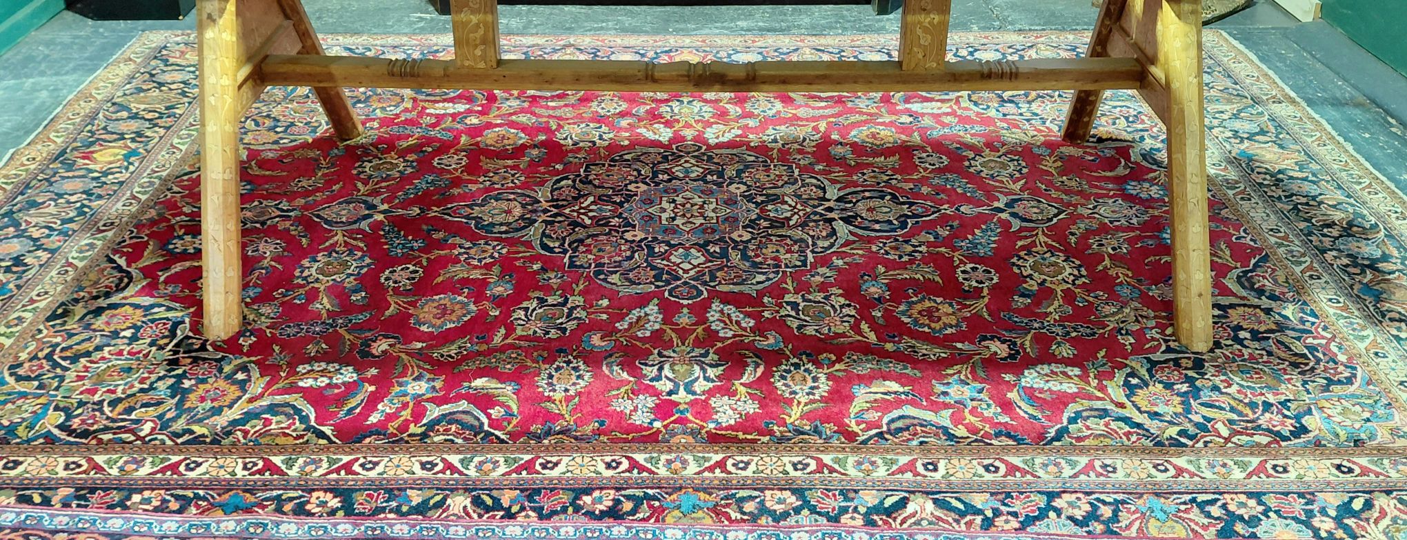 691 · PERSIAN KASHAN RUG
