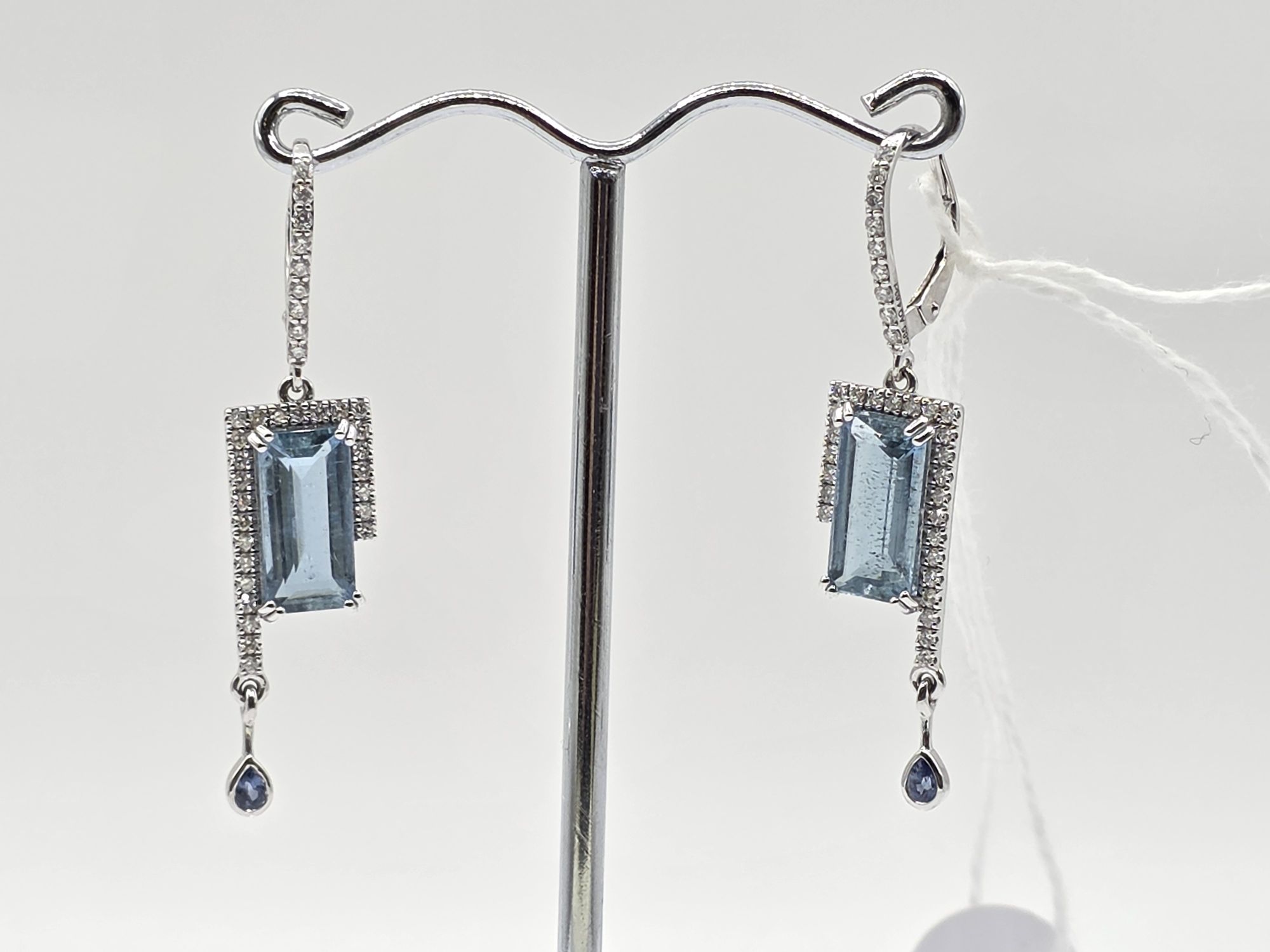 250 · 14K GOLD DROP EARRINGS
