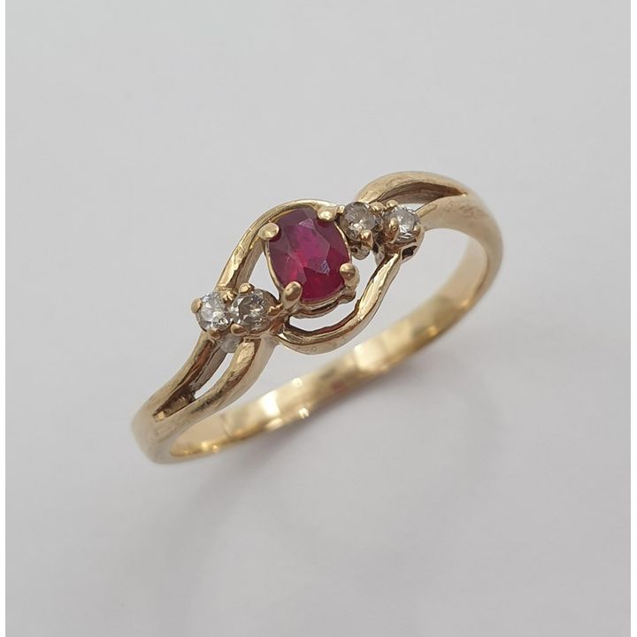 9ct Y/G Ruby & Diamond Ring
