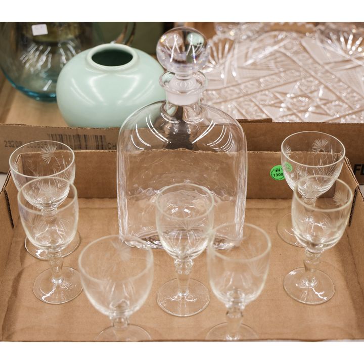 Box English Crystal Decanter with Glasses
