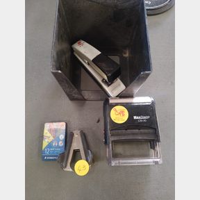 STAPLER REMOVER -STAPLER - NOTE PAD BOX - MAX STAMP CST30 -RUBBER