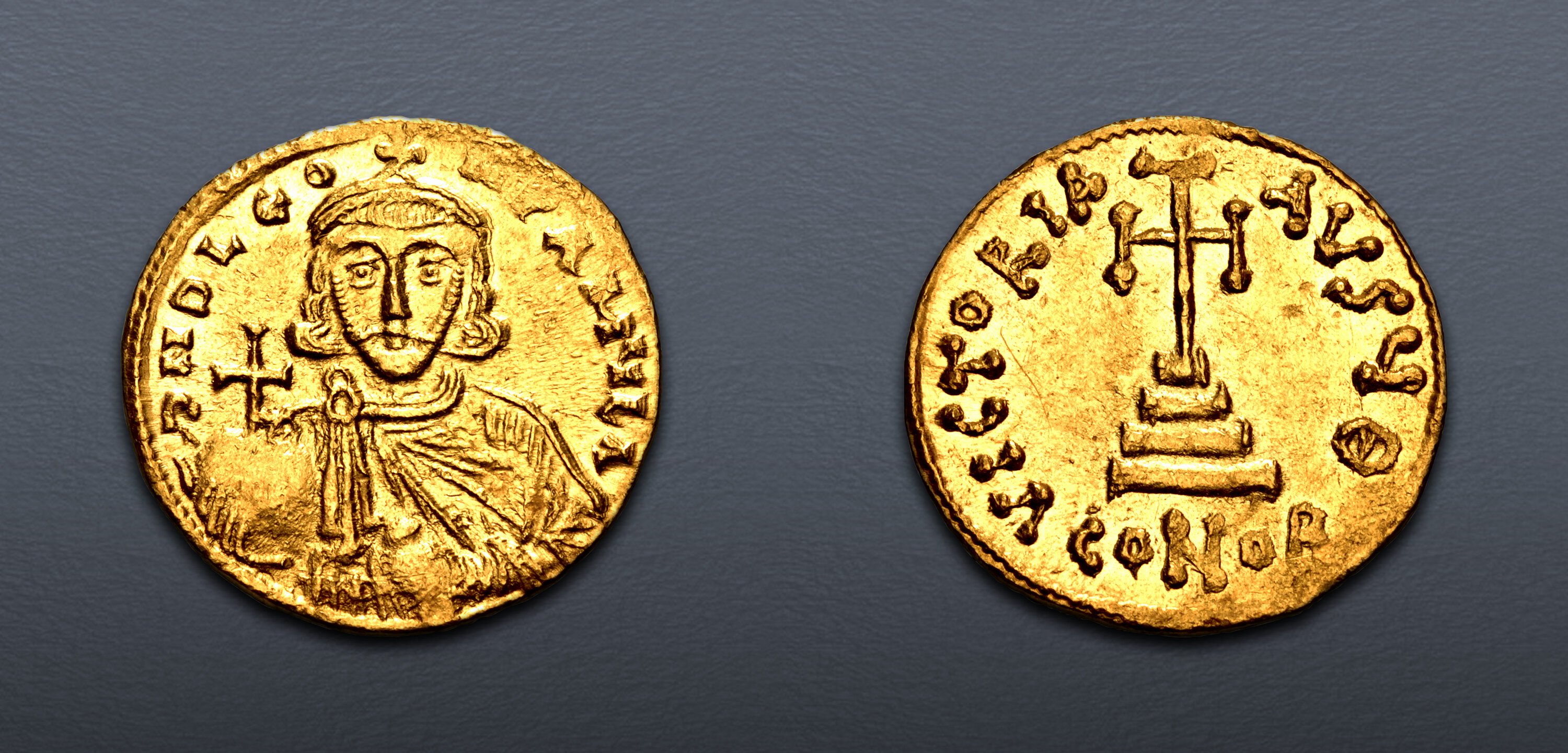 Leo III the "Isaurian". 717-741. AV Solidus (20.5mm, 4.47 g, 6h ...