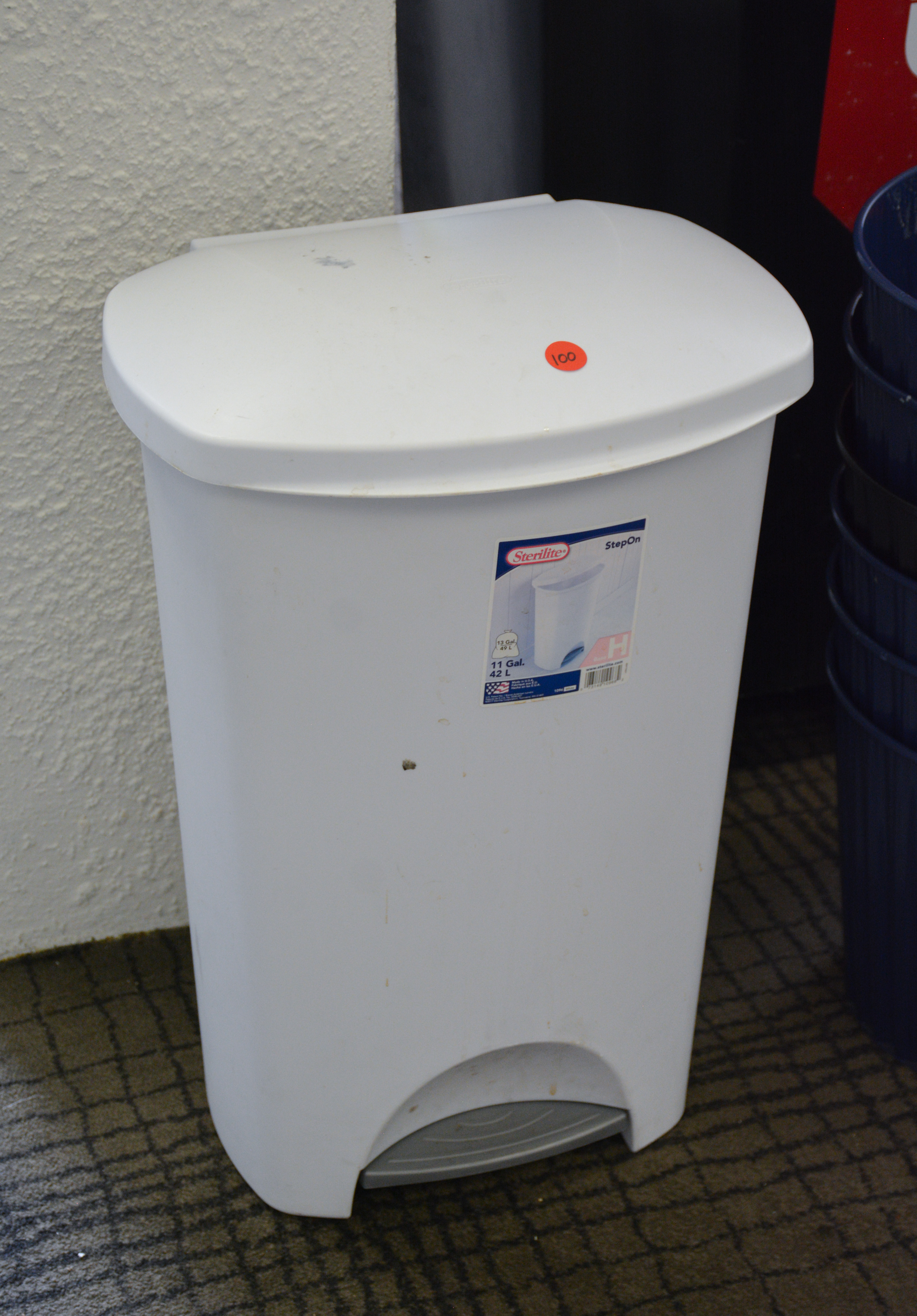 Sterilite Rubbish Bin — sold at auction in New Zealand for $10