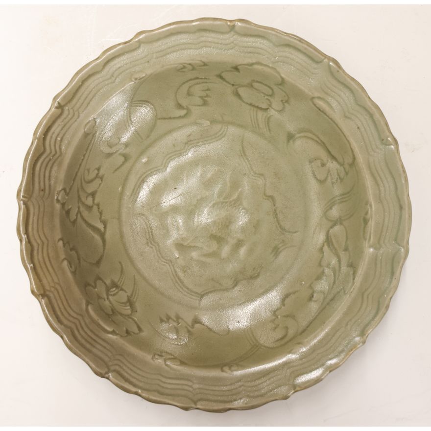 Chinese Yuan Longquan Foliate Rim Dish