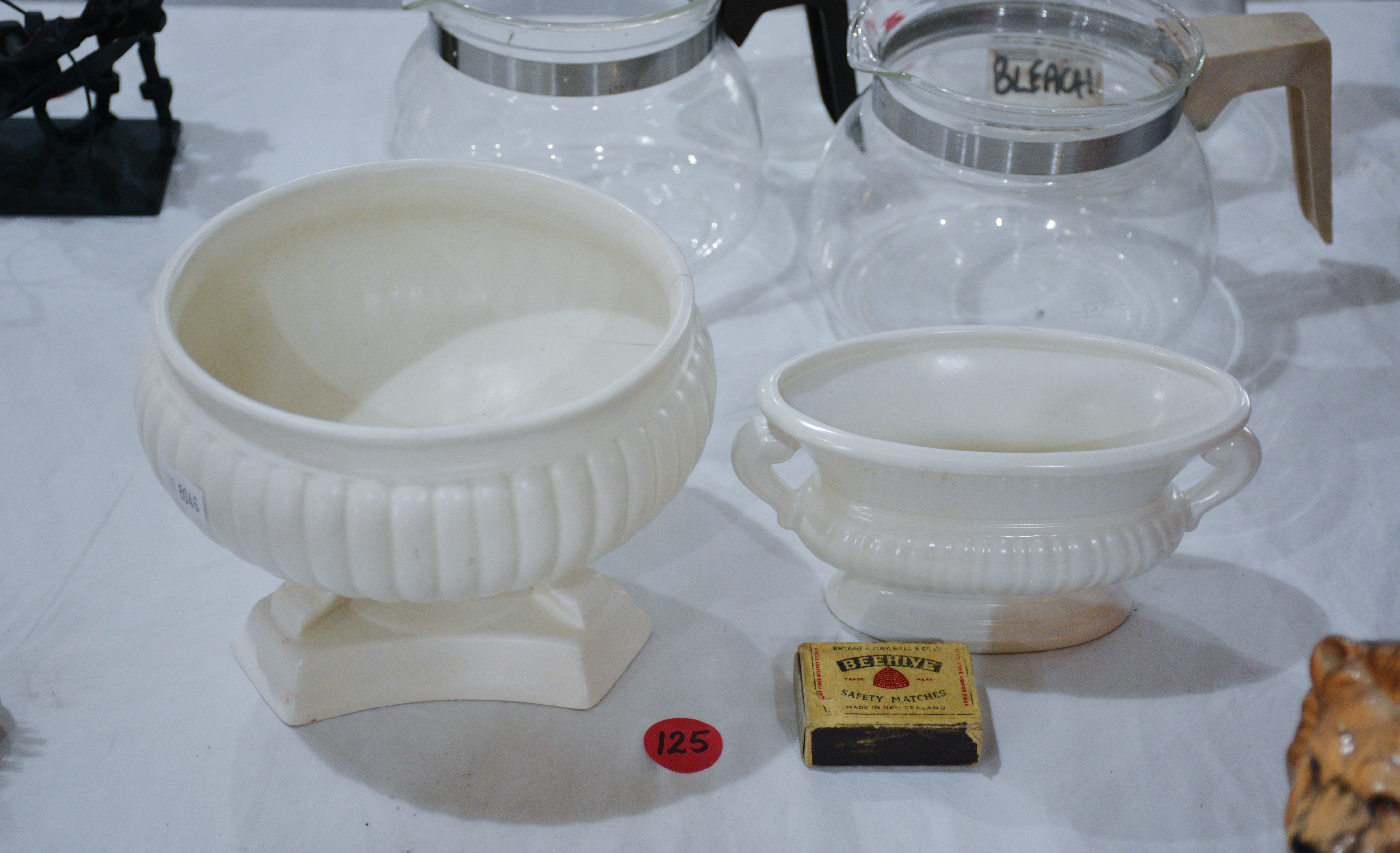 Sylvac Vase plus One — NZ auction result