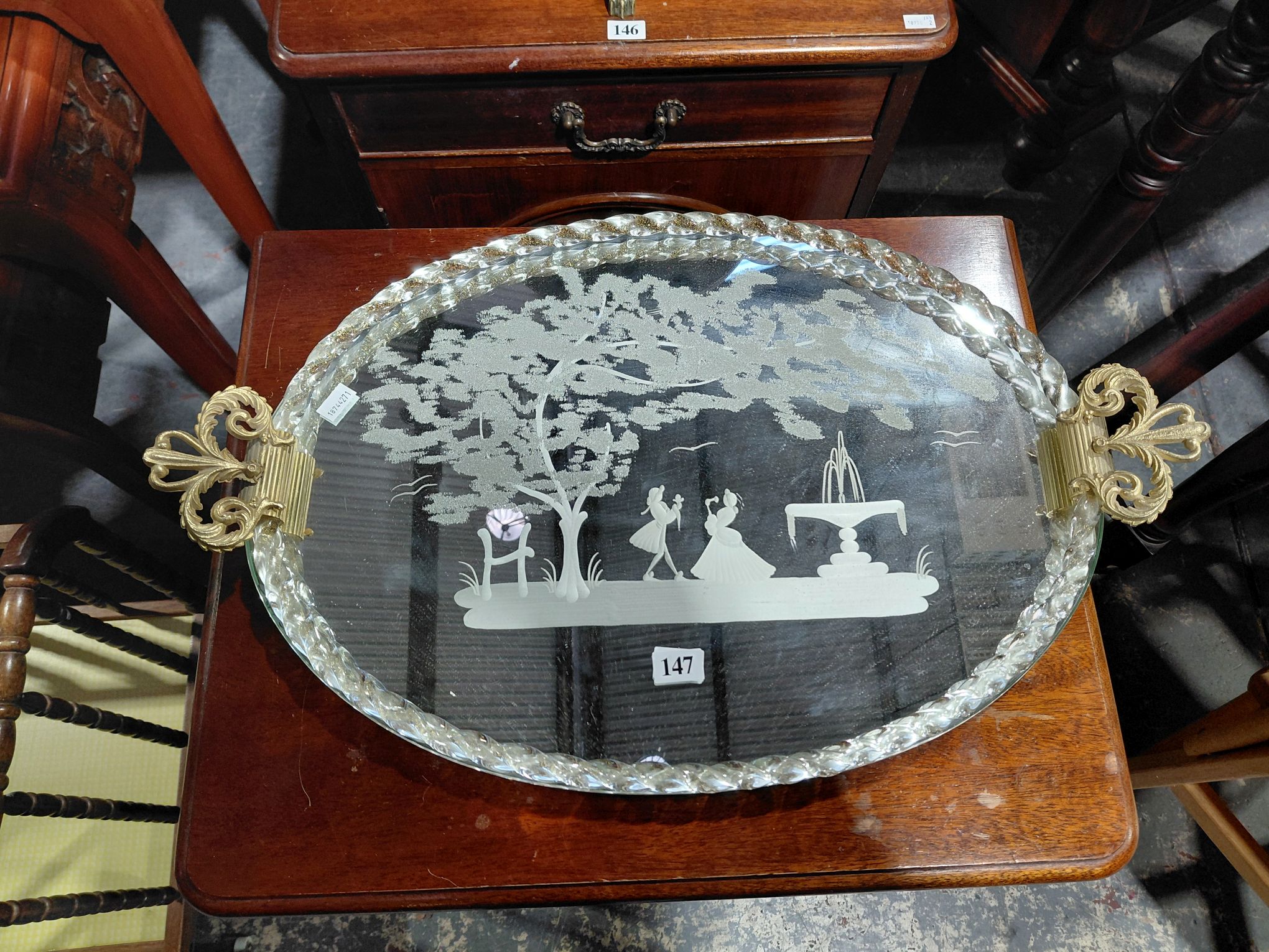 147 · MURANO GLASS TRAY
