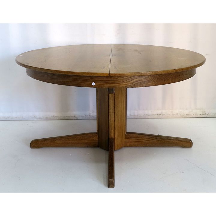 EXTENSION DINING TABLE