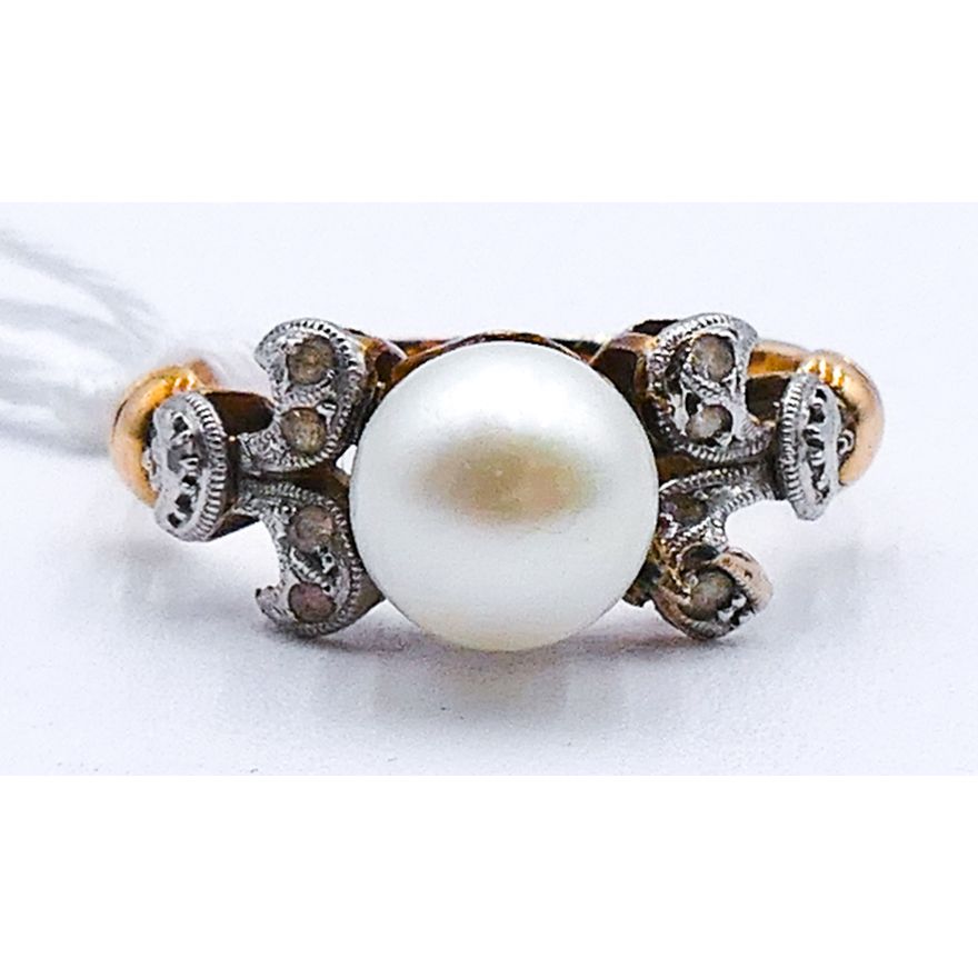 Antique 18k Diamond and Pearl 8mm Ring Size 6 - 3 Grams