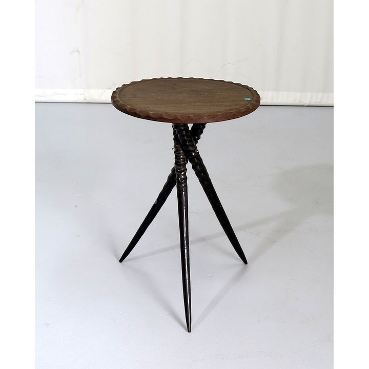 GEMSBOK HORN SIDE TABLE