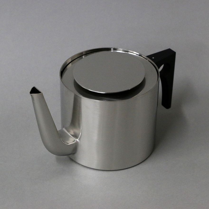 Arne Jacobsen (Denmark, 1902-1971) for Stelton - ‘Cylinda-line’ tea pot