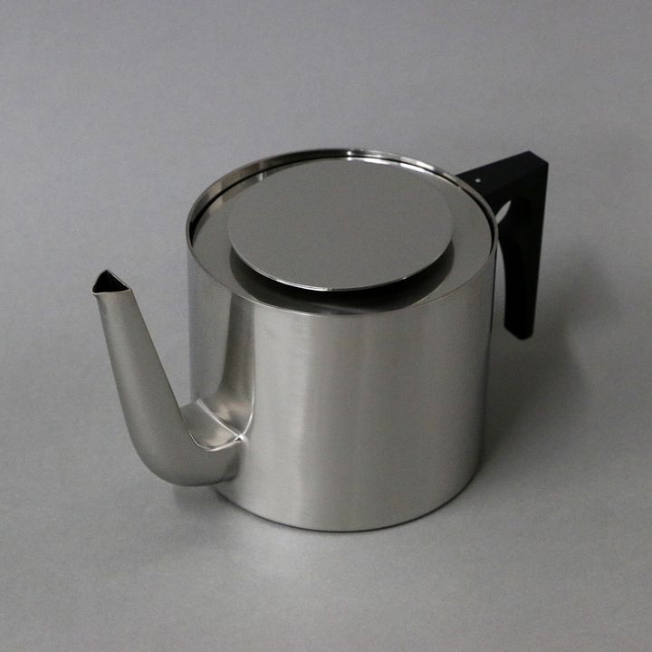 Arne Jacobsen (Denmark, 1902-1971) for Stelton - ‘Cylinda-line’ tea pot