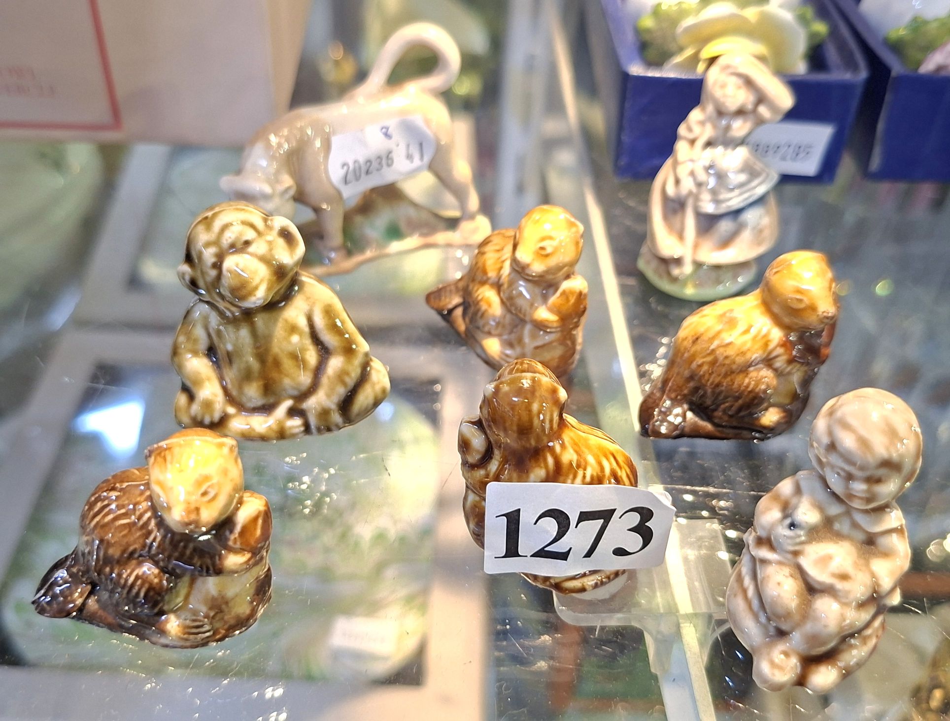 1273 · WADE WHIMSIES