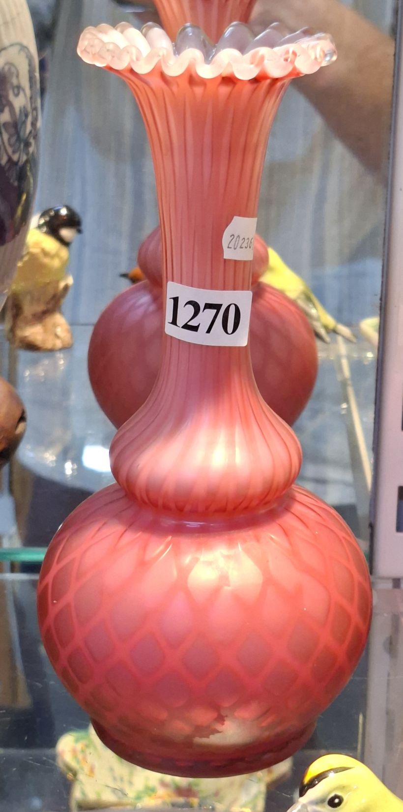1270 · SATIN GLASS VASE