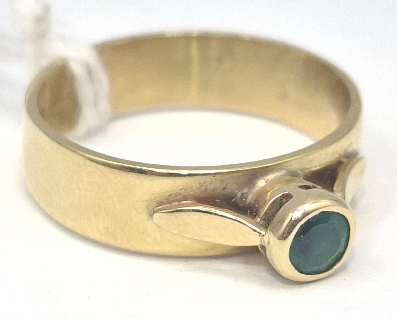 18ct Gold Emerald Ring