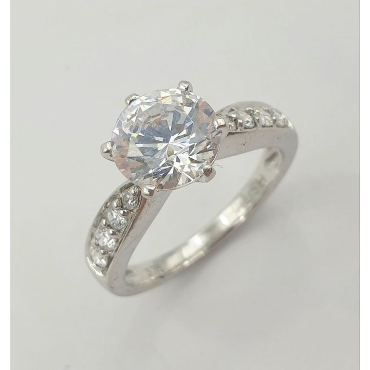 9ct W/G CZ Ring
