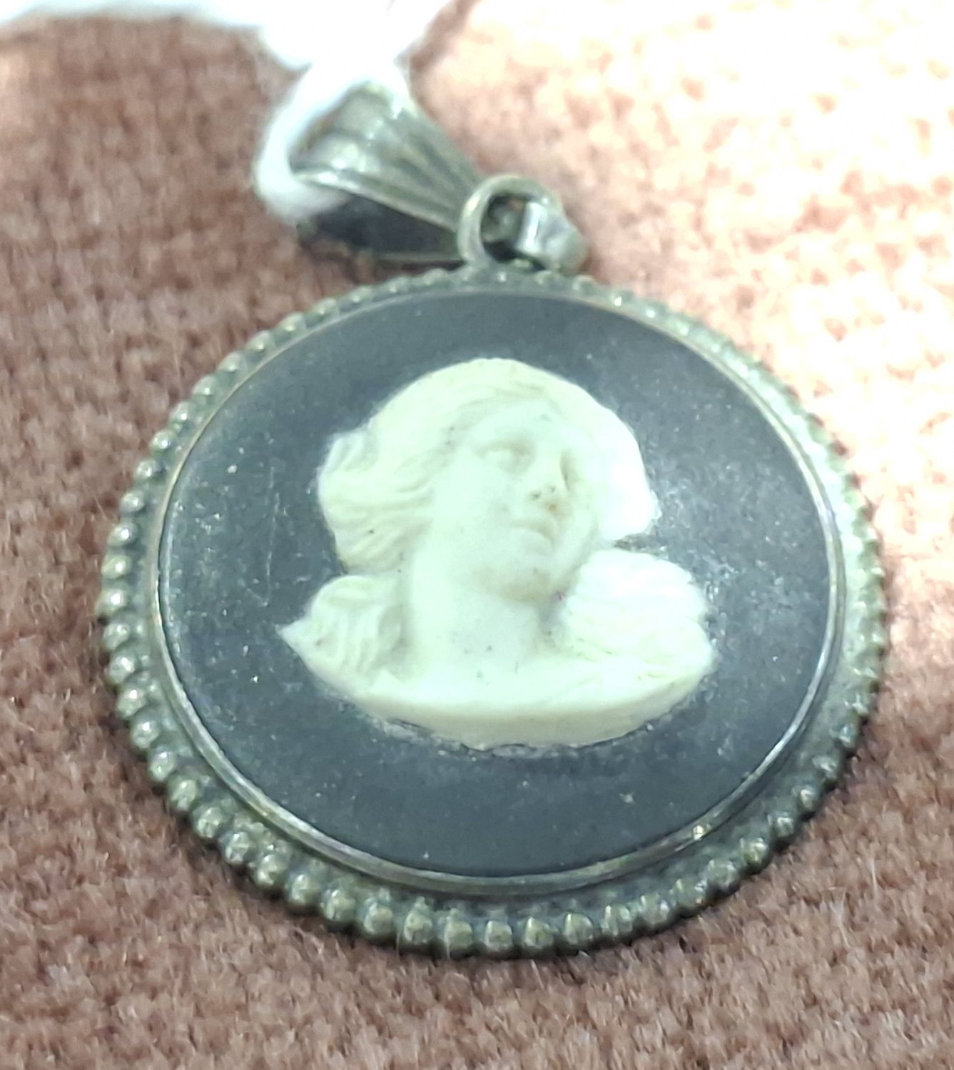 WEDGWOOD JASPERWARE PENDANT