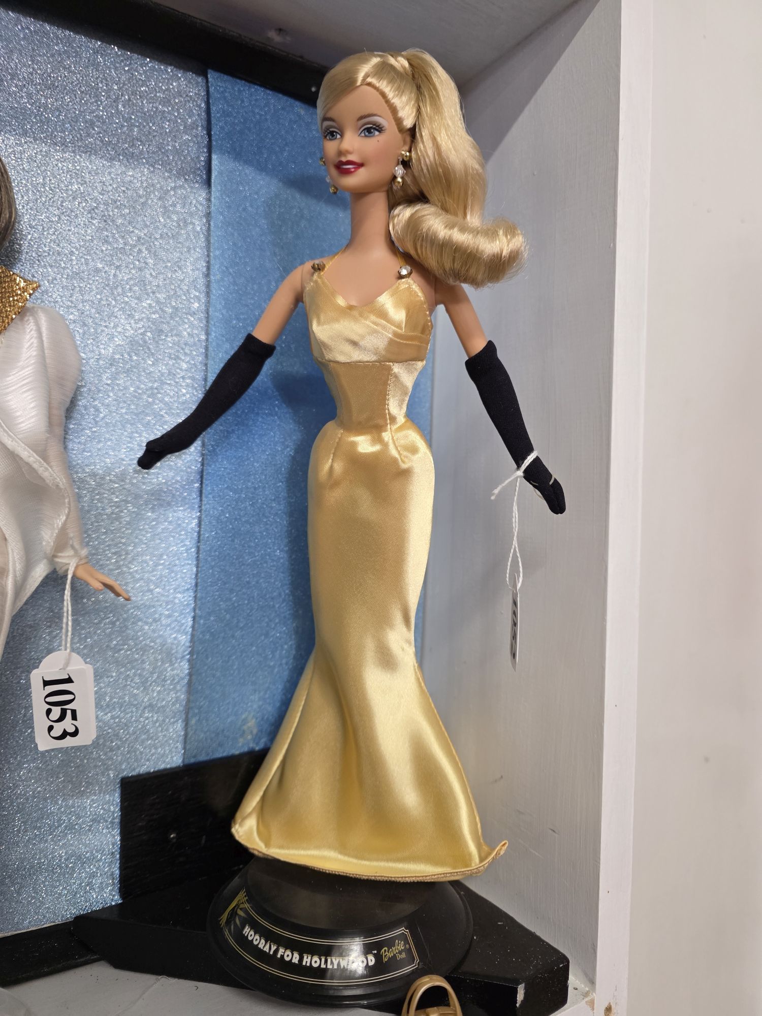 1052 · BARBIE DOLL