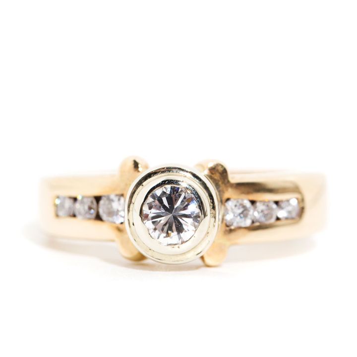 18ct Gold Diamond Ring,