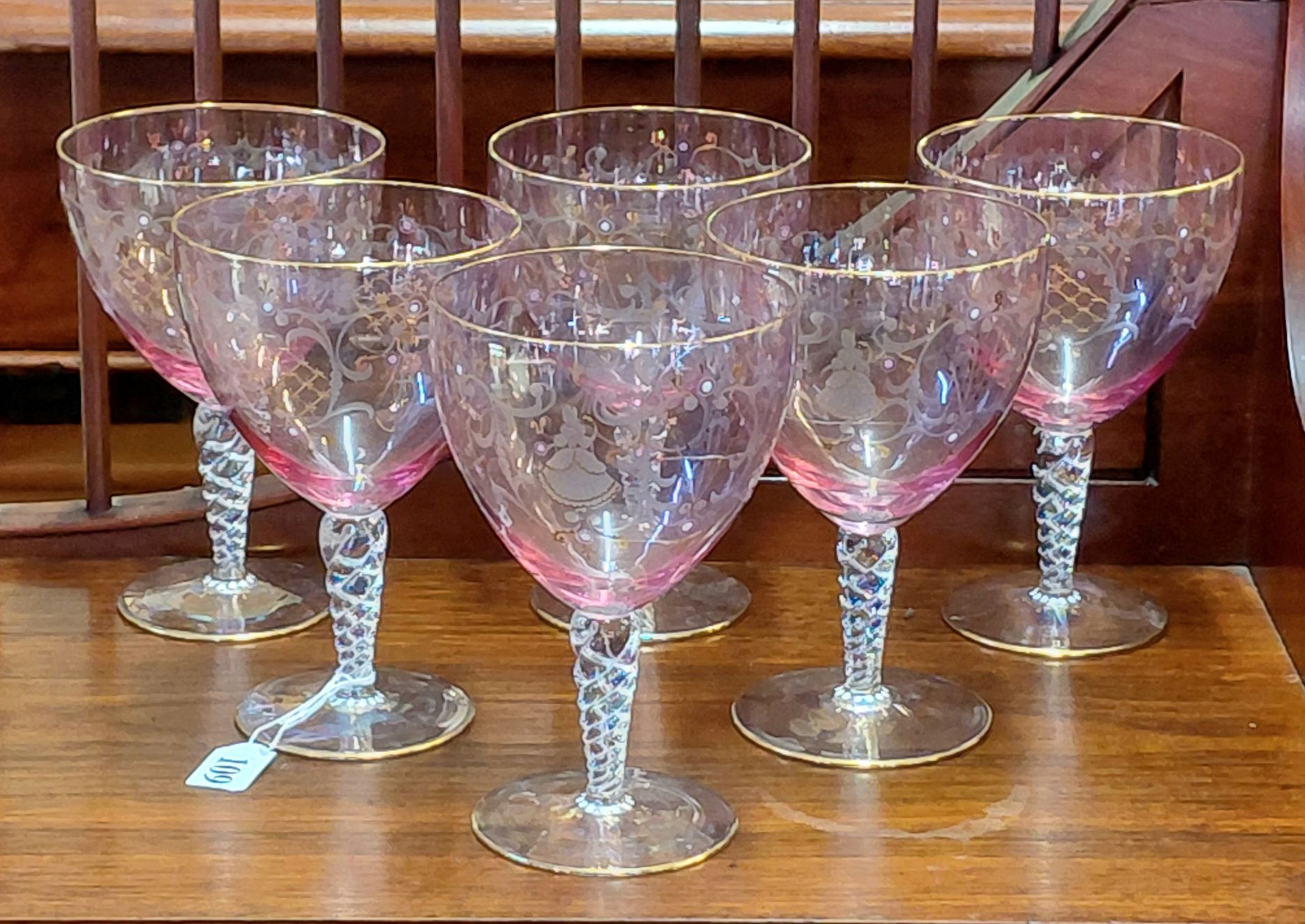 109 · VENEZIA MURANO RED WINE STEMS, Suite of thirteen